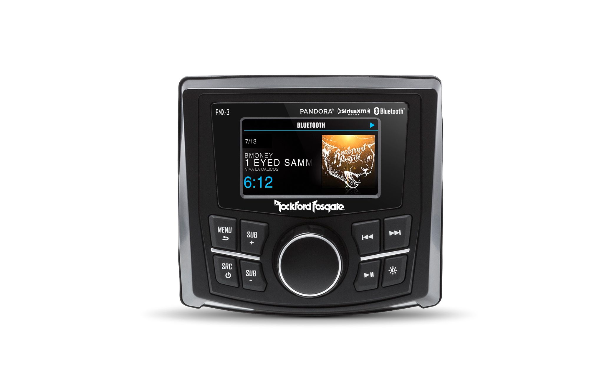 Ein schwarzes Rockford Fosgate-Stereo. Der Bildschirm zeigt Song-Infos und ein Wolfslogo an. Tasten für Menü, Quelle und Wiedergabe sind vorhanden.