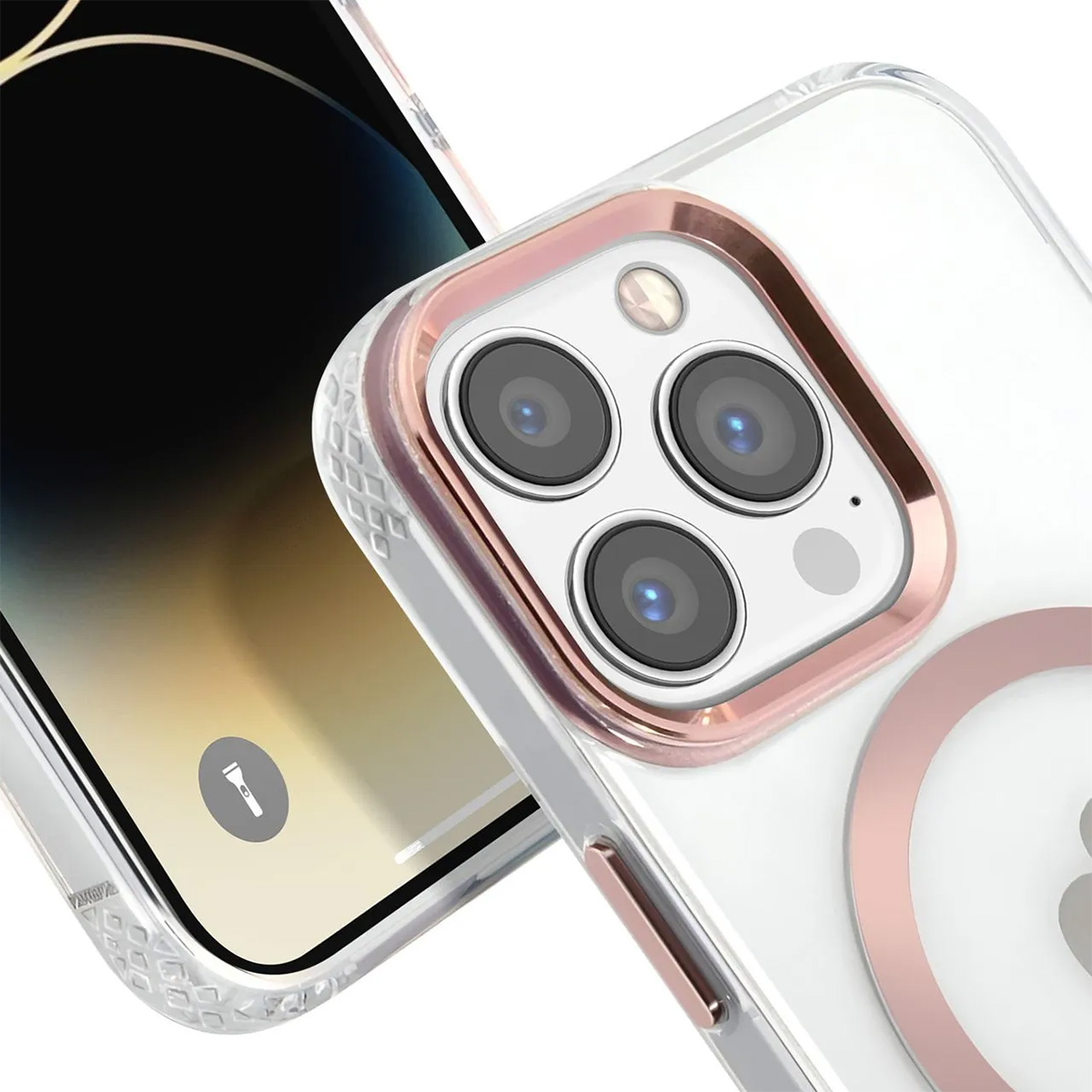 Primo piano di un telefono in una custodia trasparente. La custodia ha un anello fotocamera oro rosa e un design circolare.