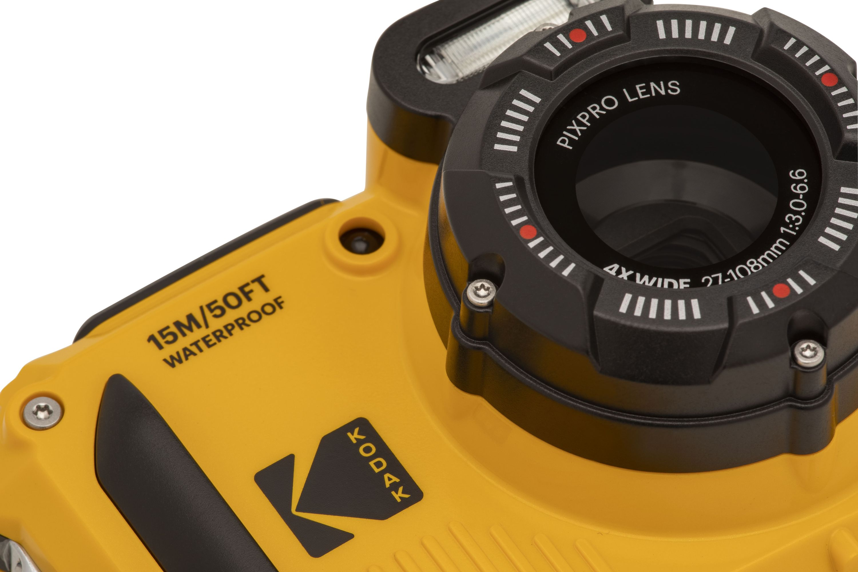 Żółty aparat Kodak Pixpro, czarny obiektyw z białym tekstem i czerwonymi akcentami, informacje o wodoodporności.