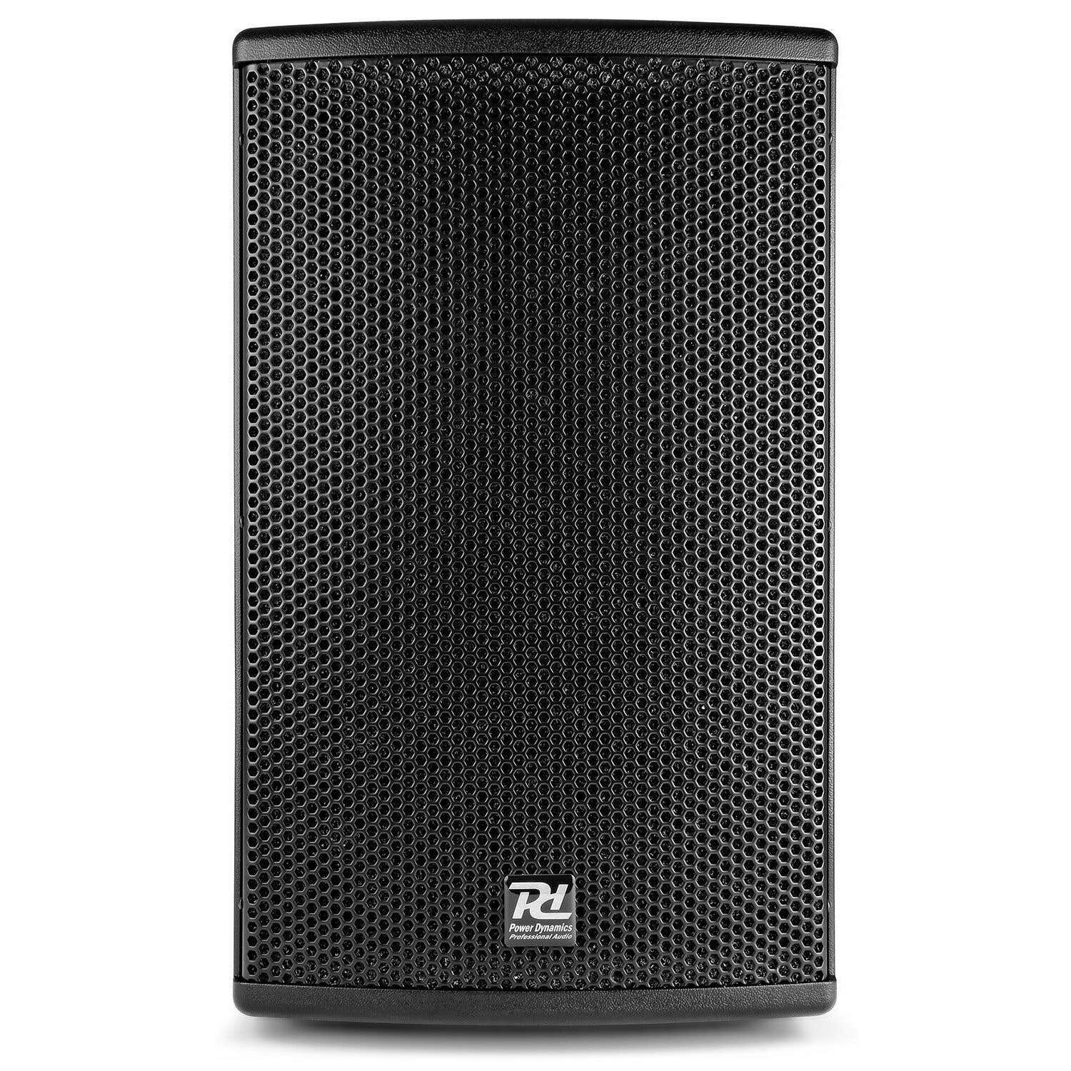 Altavoz negro con rejilla de panal. El logotipo de Power Dynamics está abajo a la derecha.