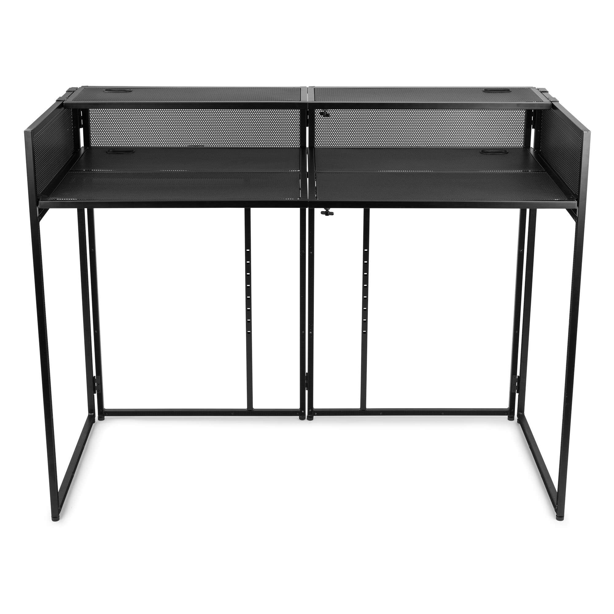 Mesa de DJ de metal negro. Tiene dos niveles y un estante de metal perforado. Las patas están en ángulo.
