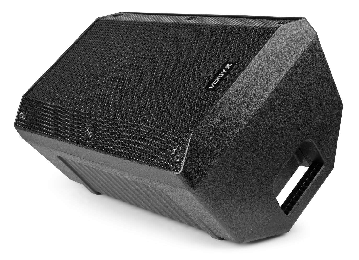 Un altavoz Vonyx negro inclinado hacia la derecha. Tiene una parte frontal texturizada, el nombre de la marca y un recorte para el asa.
