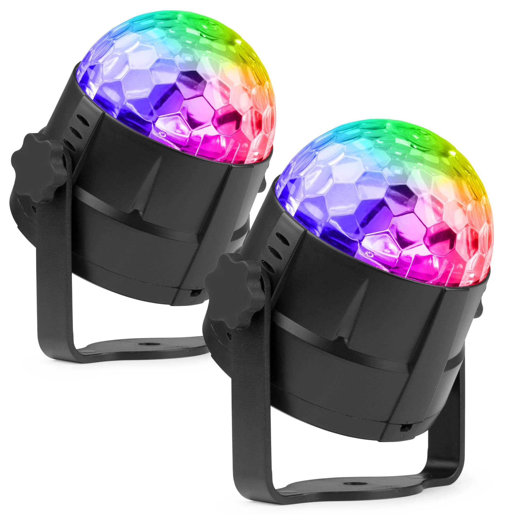Dos luces de bola de discoteca con bases negras. Las bolas son multicolores. El fondo es blanco.