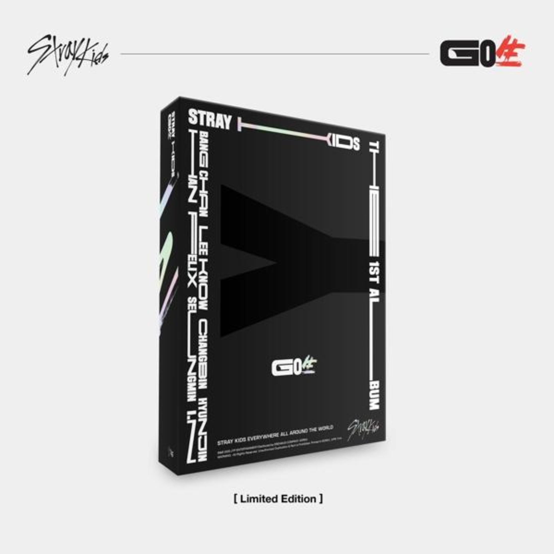 La copertina dell'album è nera con testo bianco. Si legge Stray Kids, GO生 e altro testo. Dice Edizione Limitata in basso.