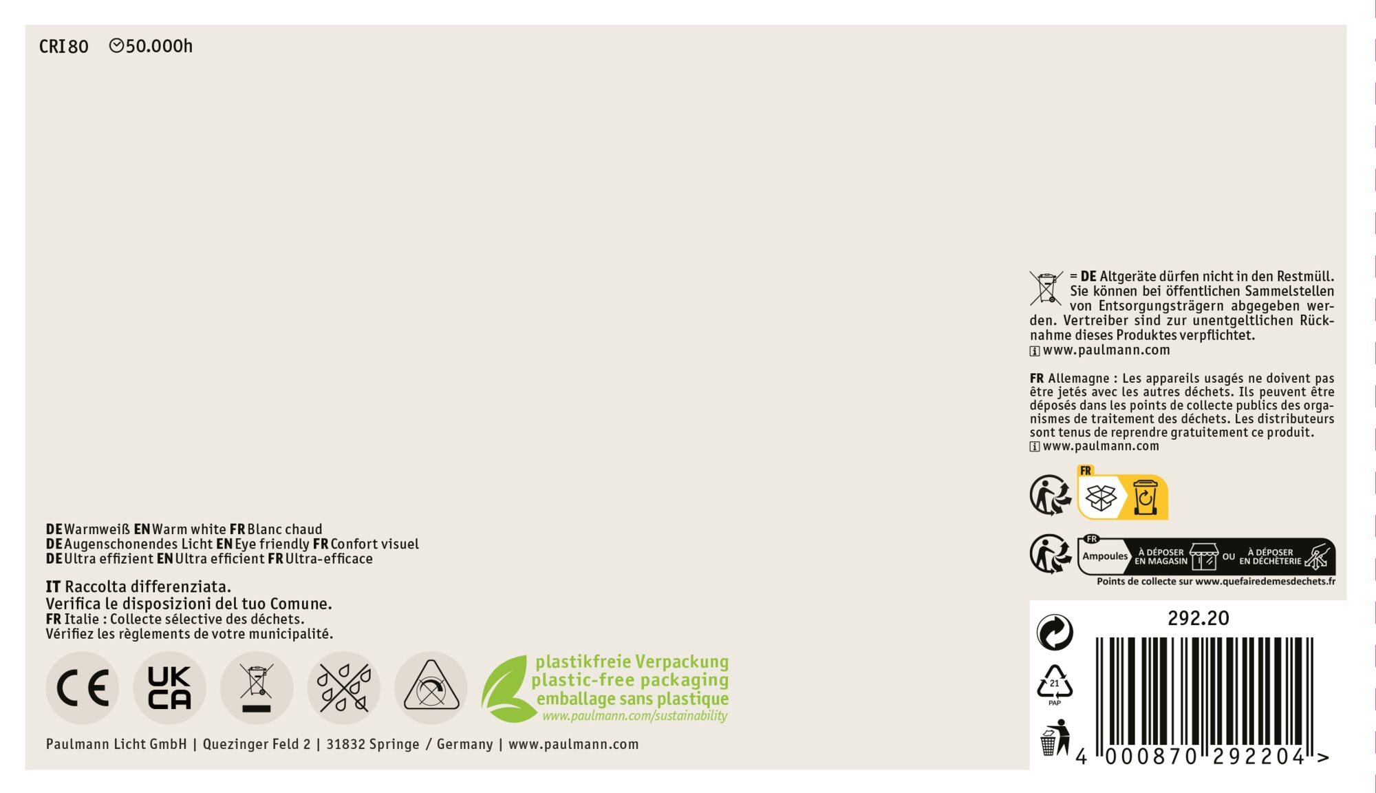 Ein Produktetikett mit Text in mehreren Sprachen. Es enthält recycelbare Symbole, einen Barcode und Firmeninformationen.