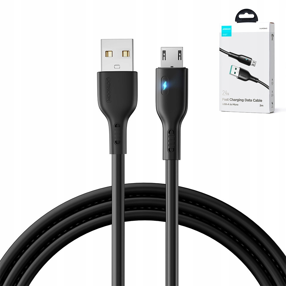 Due cavi USB neri con connettori. Un simbolo di ricarica è su uno. Una scatola del prodotto è sullo sfondo.