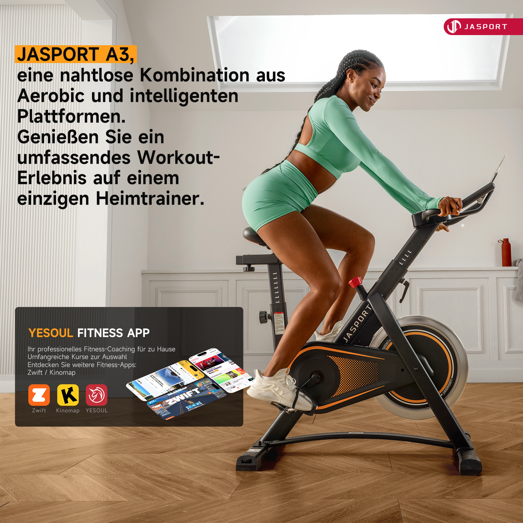 Frau auf einem Heimtrainer. Sie trägt grüne Sportkleidung. Das Fahrrad ist schwarz und orange. Der Hintergrund ist eine weiße Wand.