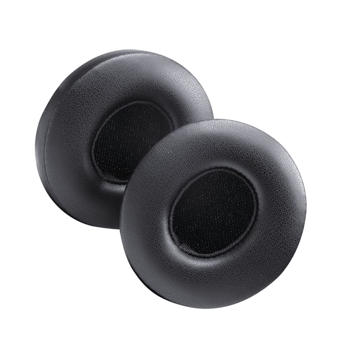 Due cuscinetti auricolari neri e circolari per cuffie. Ognuno ha un anello esterno strutturato e un centro in rete, su sfondo bianco.