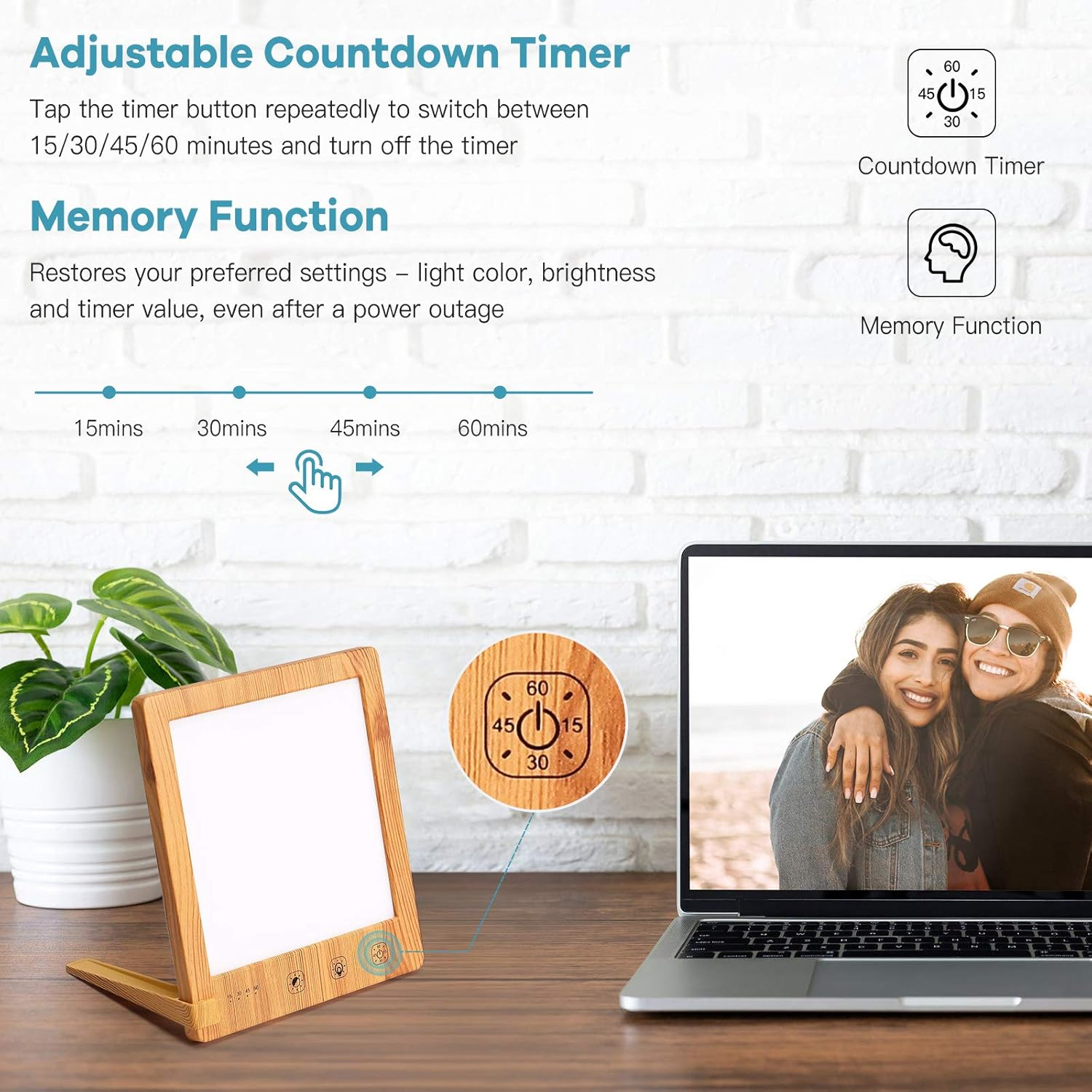 Auf einem Schreibtisch stehen eine Lichttherapielampe, ein Laptop mit zwei Frauen auf dem Bildschirm und ein Countdown-Timer-Symbol.