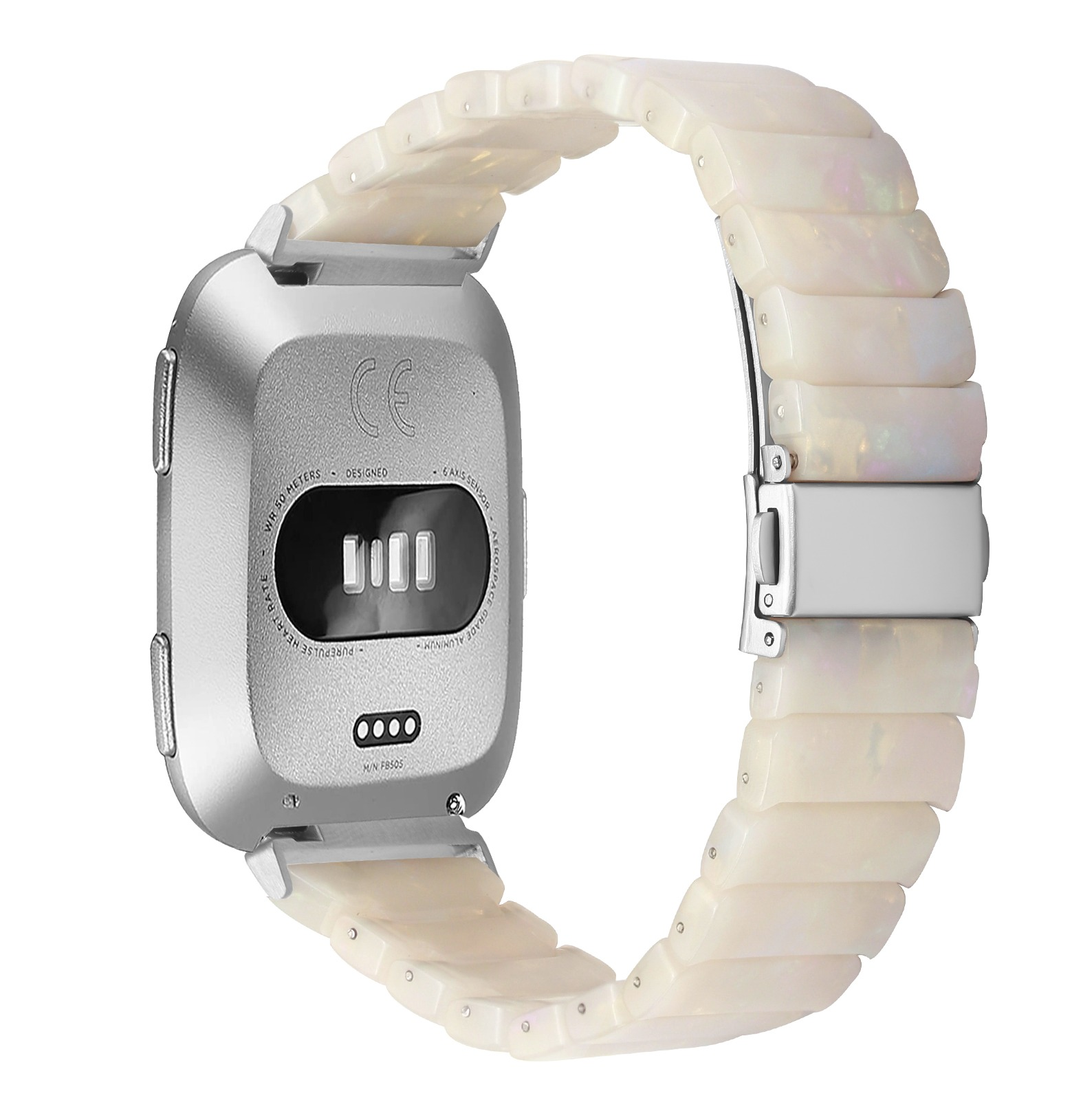 Silberne Smartwatch mit cremefarbenem Armband. Die Rückseite zeigt Sensoren und Markierungen.