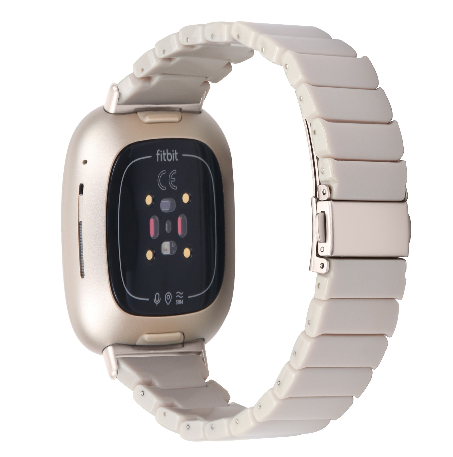 Eine goldene Fitbit-Smartwatch mit weißem Keramikarmband wird angezeigt. Die Unterseite der Uhr zeigt Sensoren und das Fitbit-Logo.