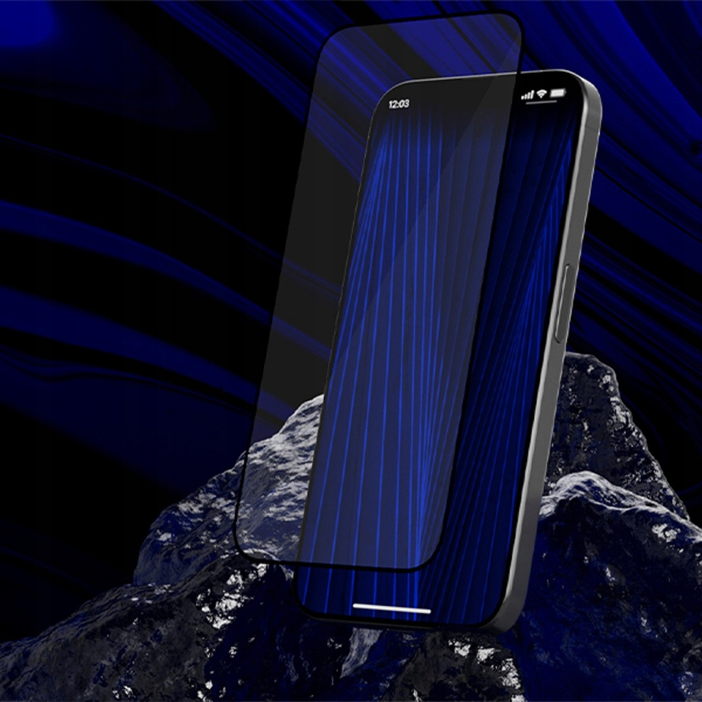 Smartfon z ochraniaczem ekranu na ciemnoniebieskim tle. Telefon jest srebrny, ekran czarny z niebieskimi liniami.