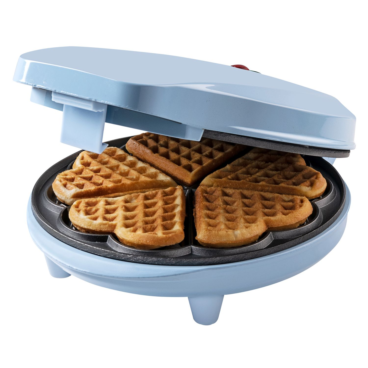 Una macchina per waffle azzurra con quattro waffle a forma di cuore all'interno. Il coperchio è aperto. I waffle sono dorati.