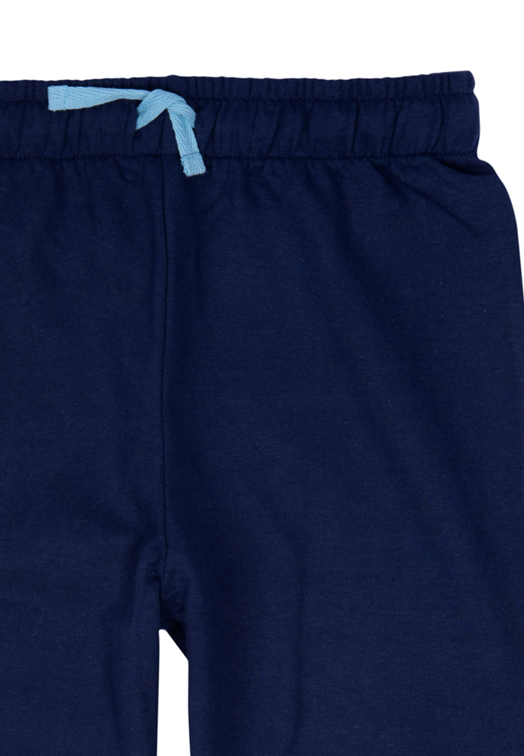 Nahaufnahme des marineblauen Hosenbunds mit hellblauer Kordel.