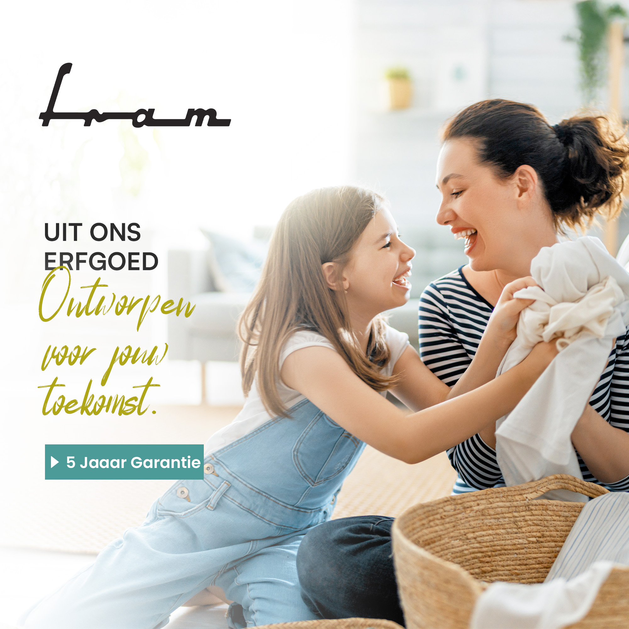 A mother and child laughing while holding clothes. A basket is in the foreground. Text: Uit ons erfgoed.