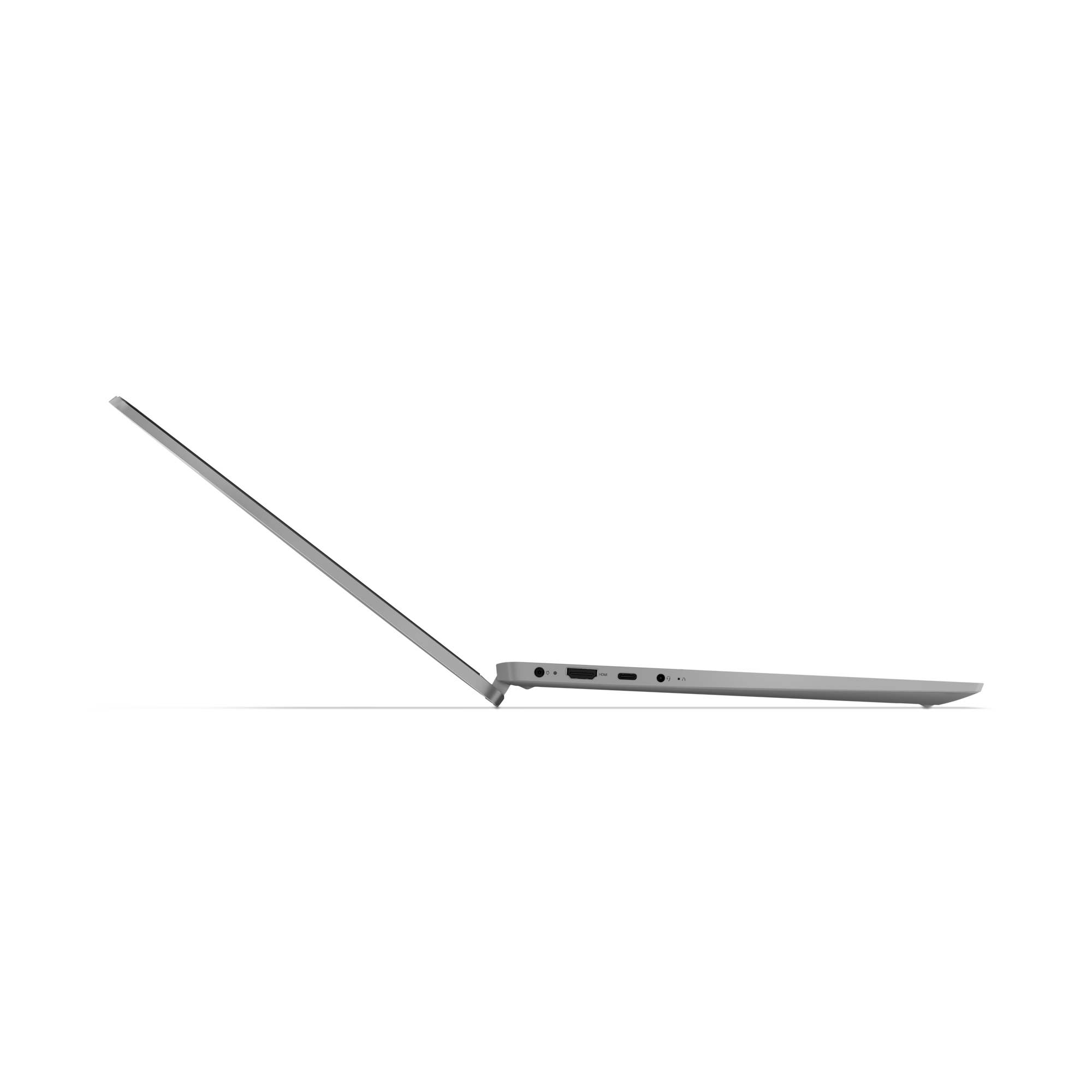 Un laptop grigio è aperto su una superficie bianca, mostrando la vista laterale. Lo schermo è aperto, rivelando le porte.