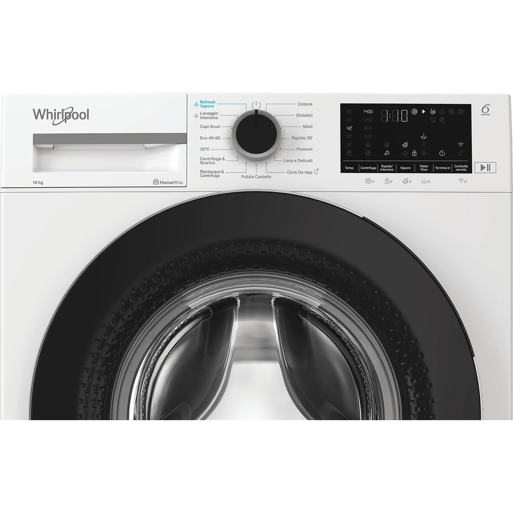 Una lavatrice Whirlpool bianca. Ha una porta nera e un pannello di controllo con varie opzioni di lavaggio.