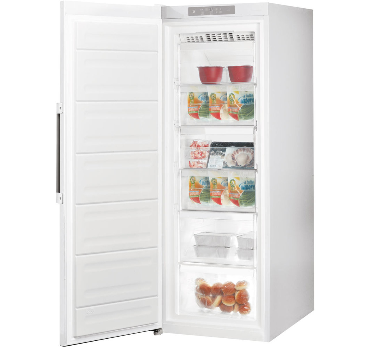 Congelatore bianco aperto con cibo all'interno. Contenitori rossi, verdure confezionate, carni e panini visibili.