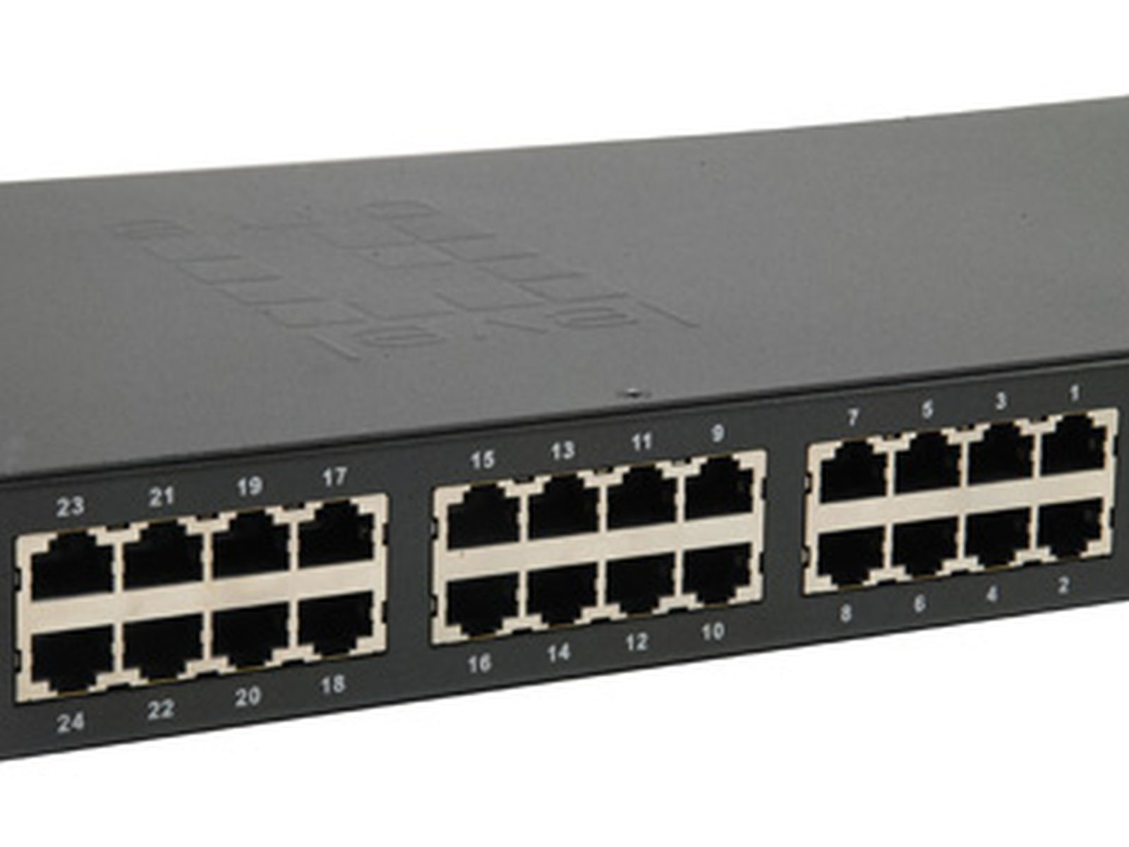 Primo piano di uno switch di rete nero con più porte Ethernet numerate.