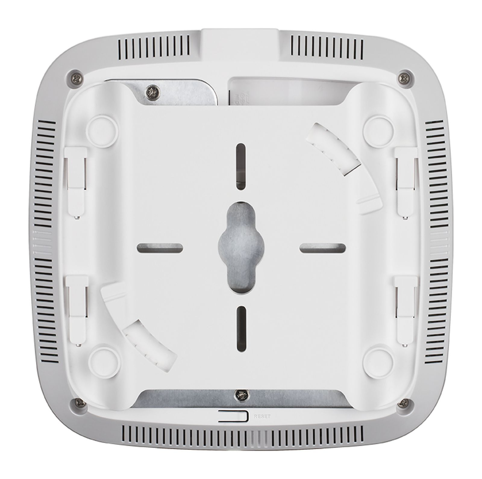 Parte inferior de un dispositivo de red blanco. Incluye ranuras de ventilación, soportes de montaje y botón de reinicio.