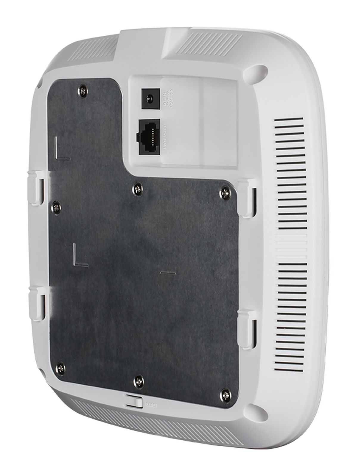 Parte trasera de dispositivo blanco con placa metálica, puerto LAN, entrada de alimentación y ranuras de ventilación. Tornillos aseguran la placa.