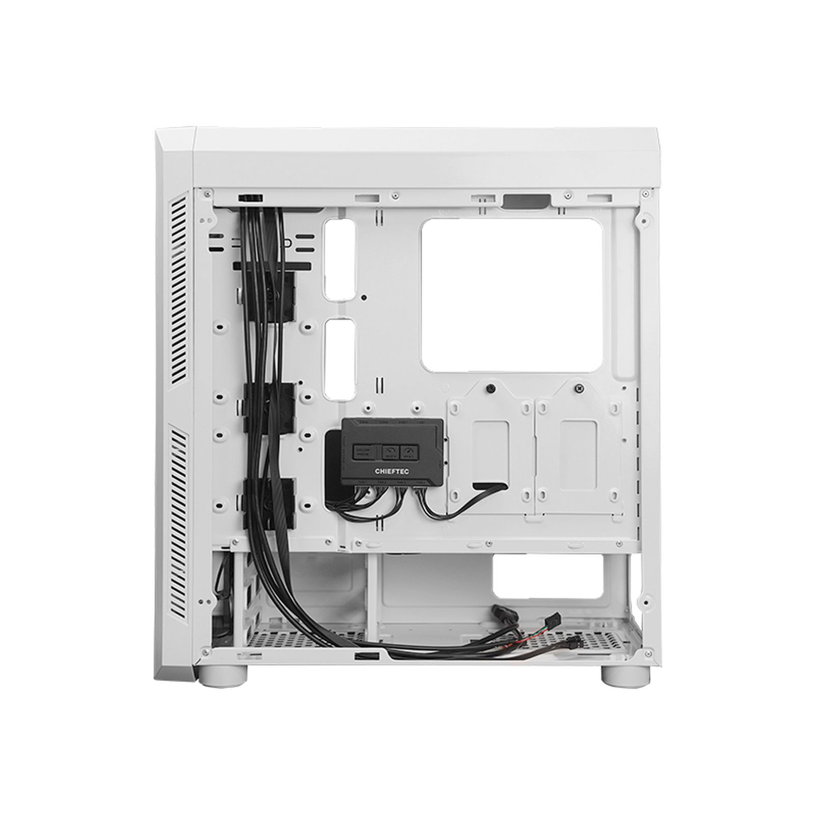 Vista interna di un case per computer bianco. Sono visibili cavi neri e una centralina nera. Il case è vuoto.