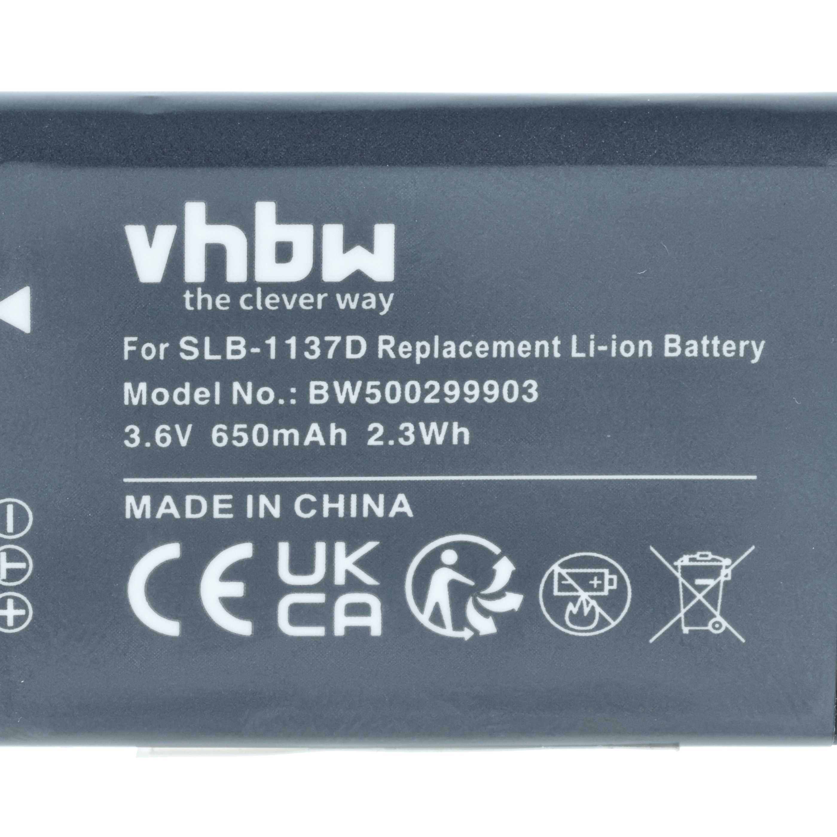 Graues Batterieetikett mit weißem Text. Es zeigt Batterietyp, Spannung und Herstellerinformationen.