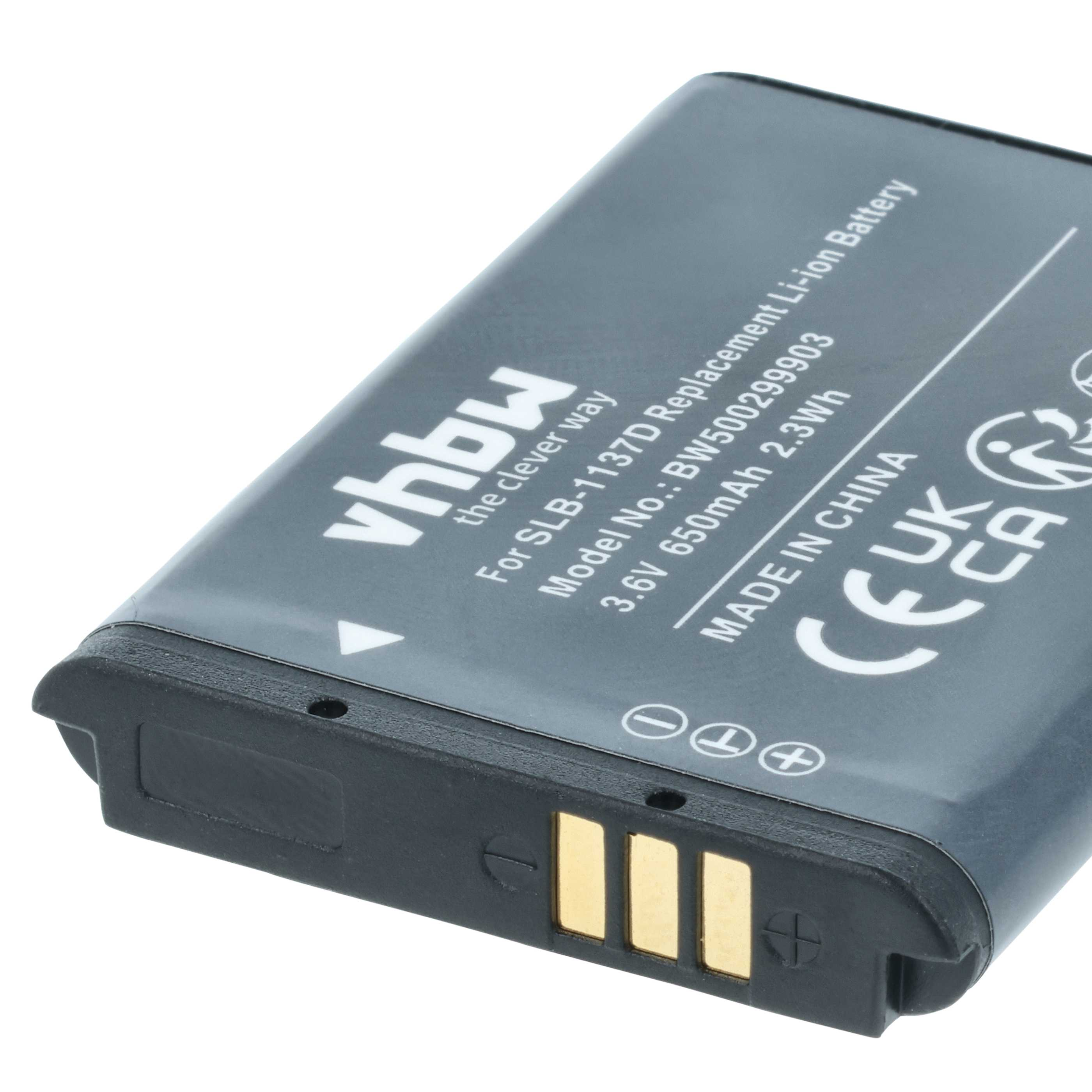 Nahaufnahme einer schwarzen Batterie mit Text. Die Batterie ist mit Modell- und Spannungsinformationen versehen.