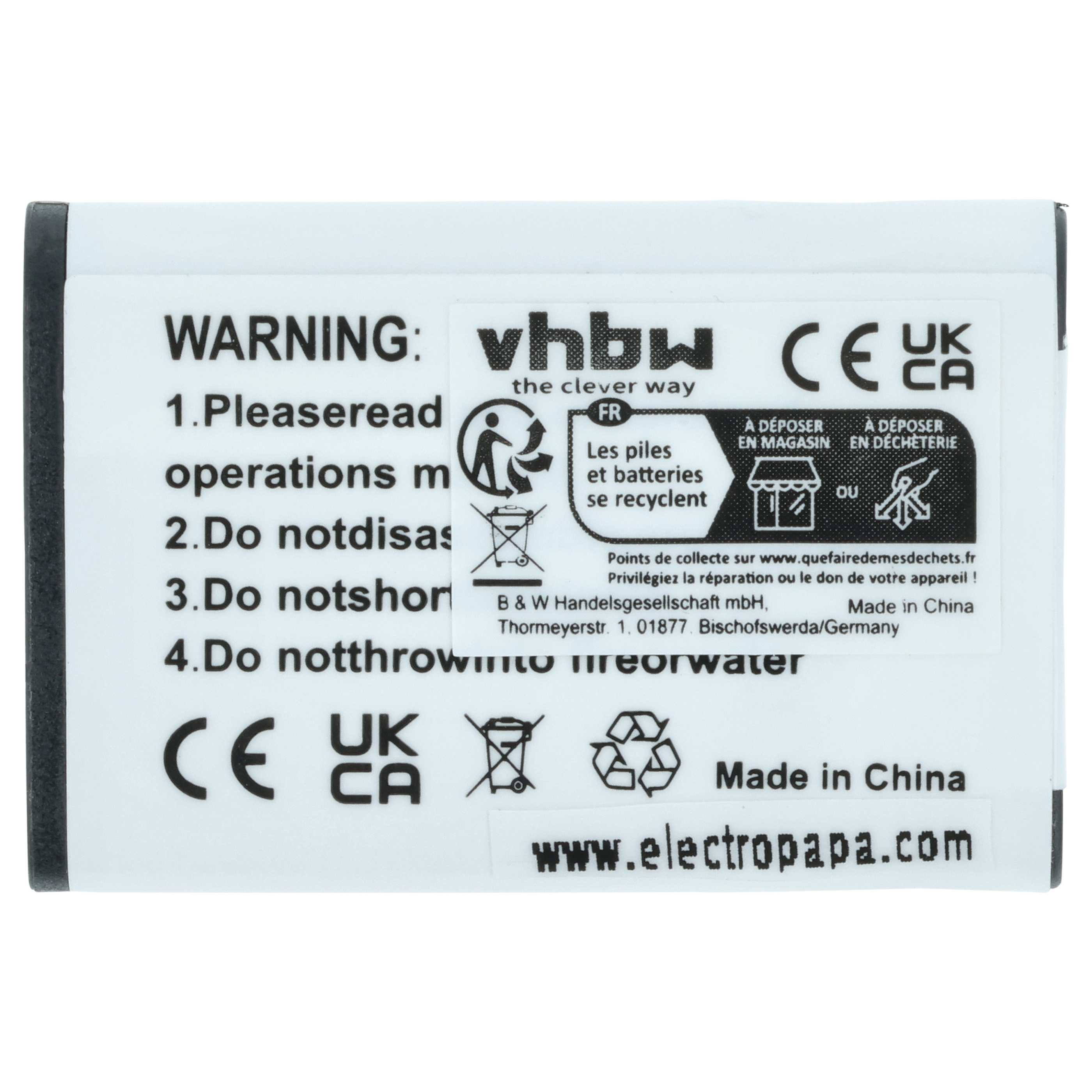 Weißer Akku mit schwarzen Rändern. Text beinhaltet Warnungen, Recyclingsymbole und 'Made in China'.