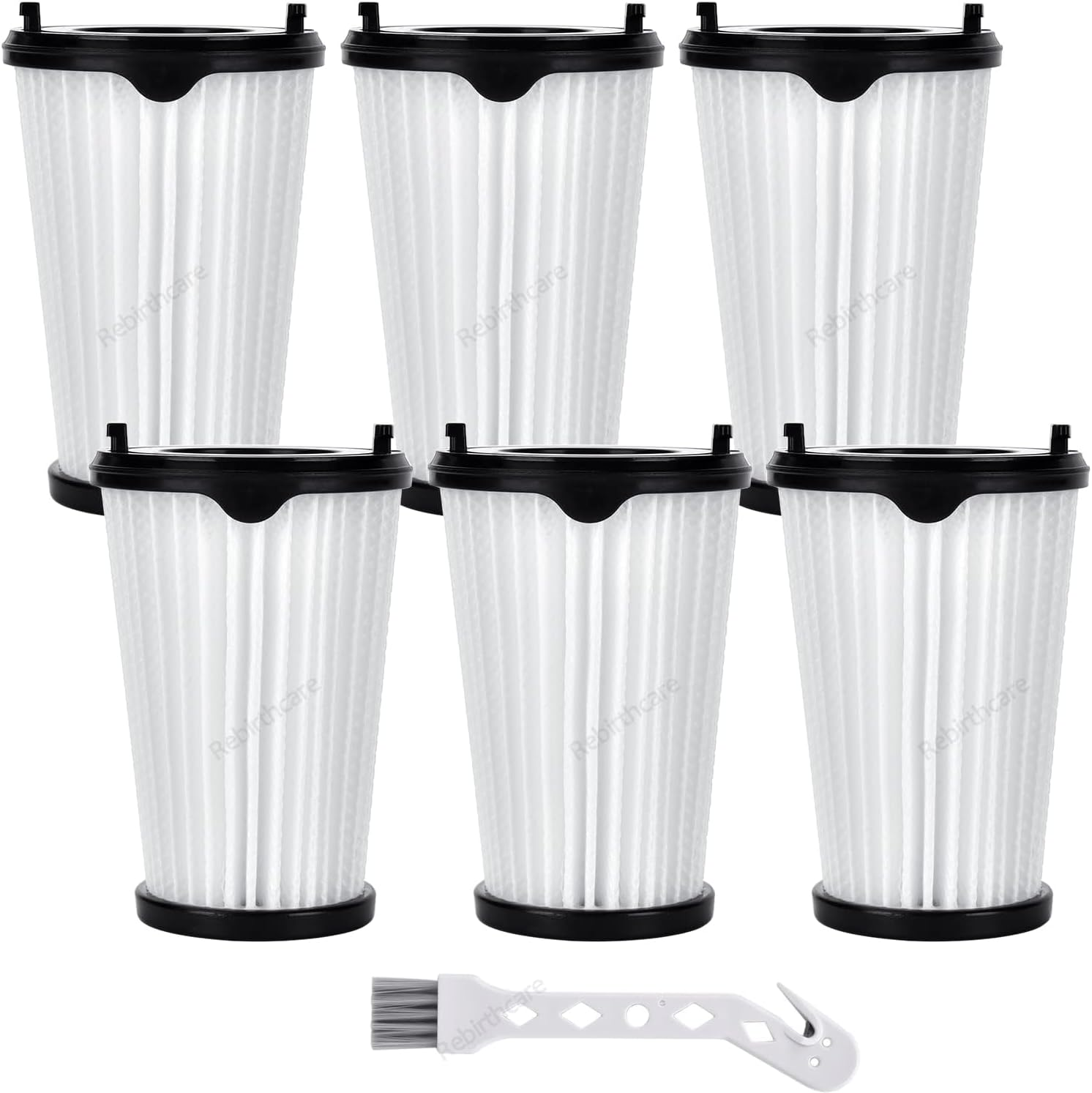 Sechs weiße, plissierte Staubsaugerfilter mit schwarzen Ober- und Unterteilen sowie eine kleine weiße Bürste mit Haken.