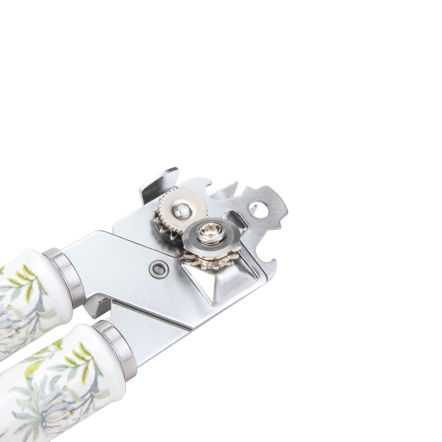 Ein Dosenöffner mit weißen Griffen, die mit floralen Mustern verziert sind, und einem metallisch-silbernen Schneidmechanismus, ist auf weiß isoliert.