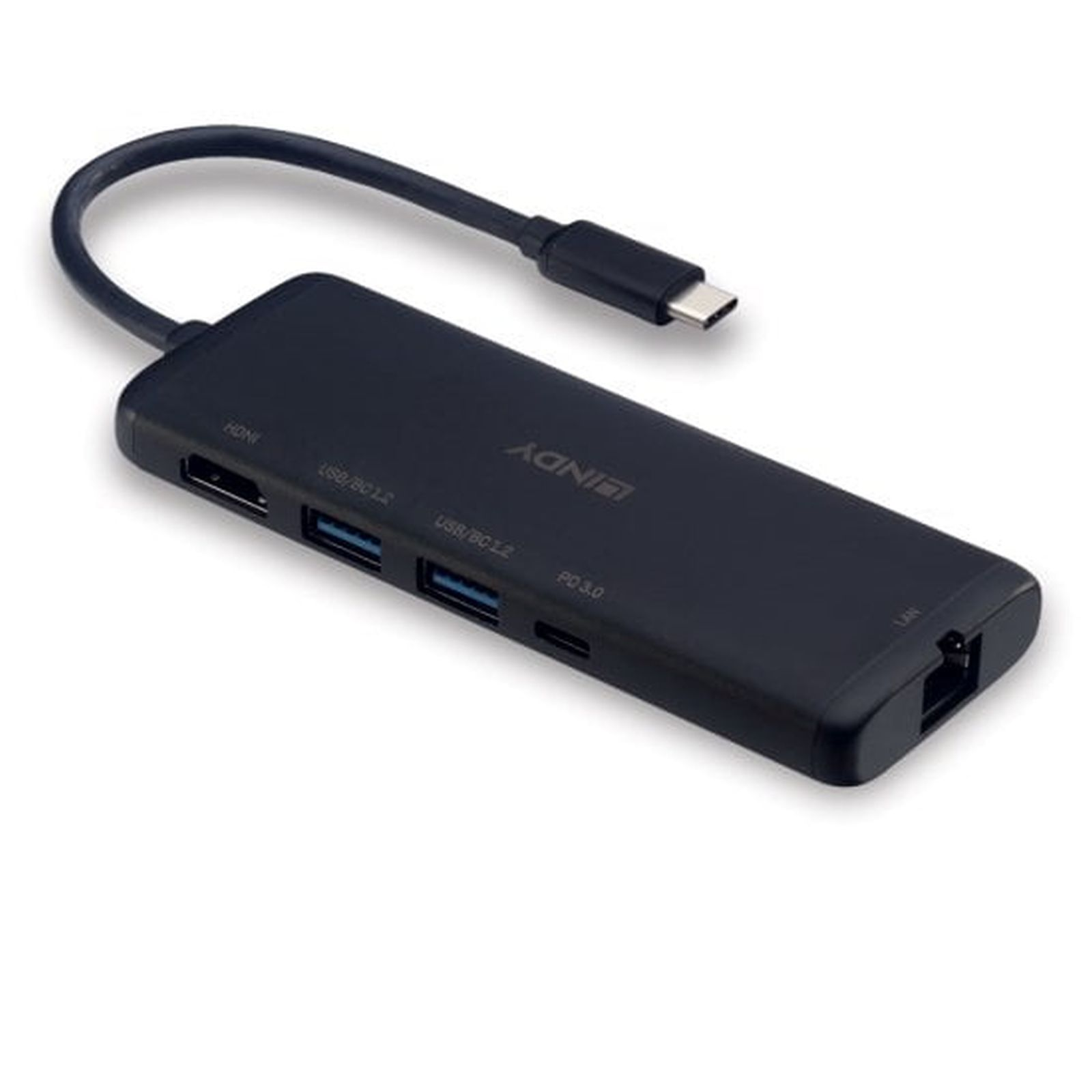 Ein schwarzer Lindy USB-C-Hub mit mehreren Anschlüssen, einschließlich HDMI, USB und LAN. Er hat ein angeschlossenes USB-C-Kabel.