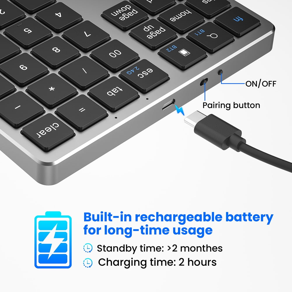 Nahaufnahme eines silbernen Ziffernblocks mit schwarzen Tasten. Ein USB-C-Kabel ist angeschlossen. Text weist auf einen eingebauten Akku hin.