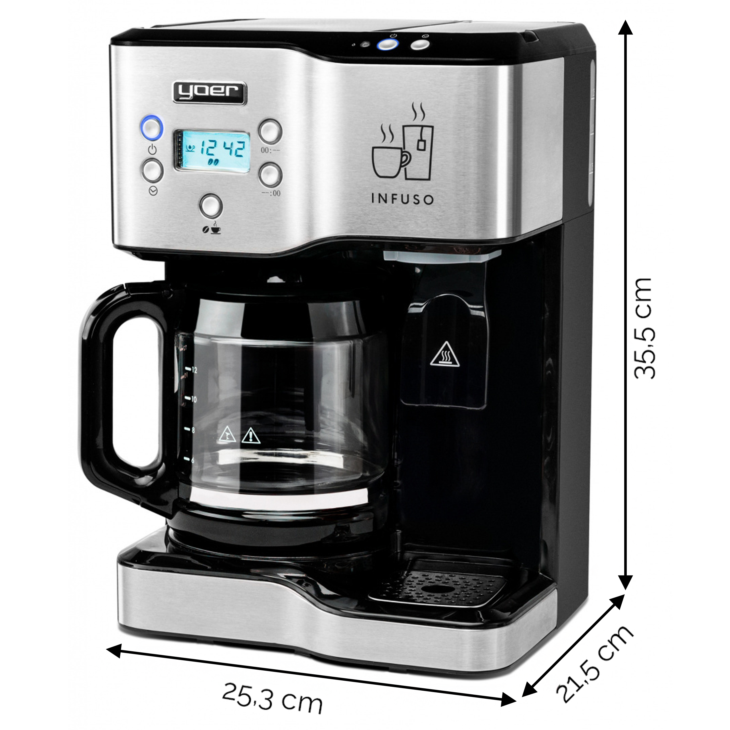 Ekspres do kawy z cyfrowym wyświetlaczem, szklanym dzbankiem i oznaczonymi wymiarami. Ma wykończenie ze stali nierdzewnej i czarne akcenty.