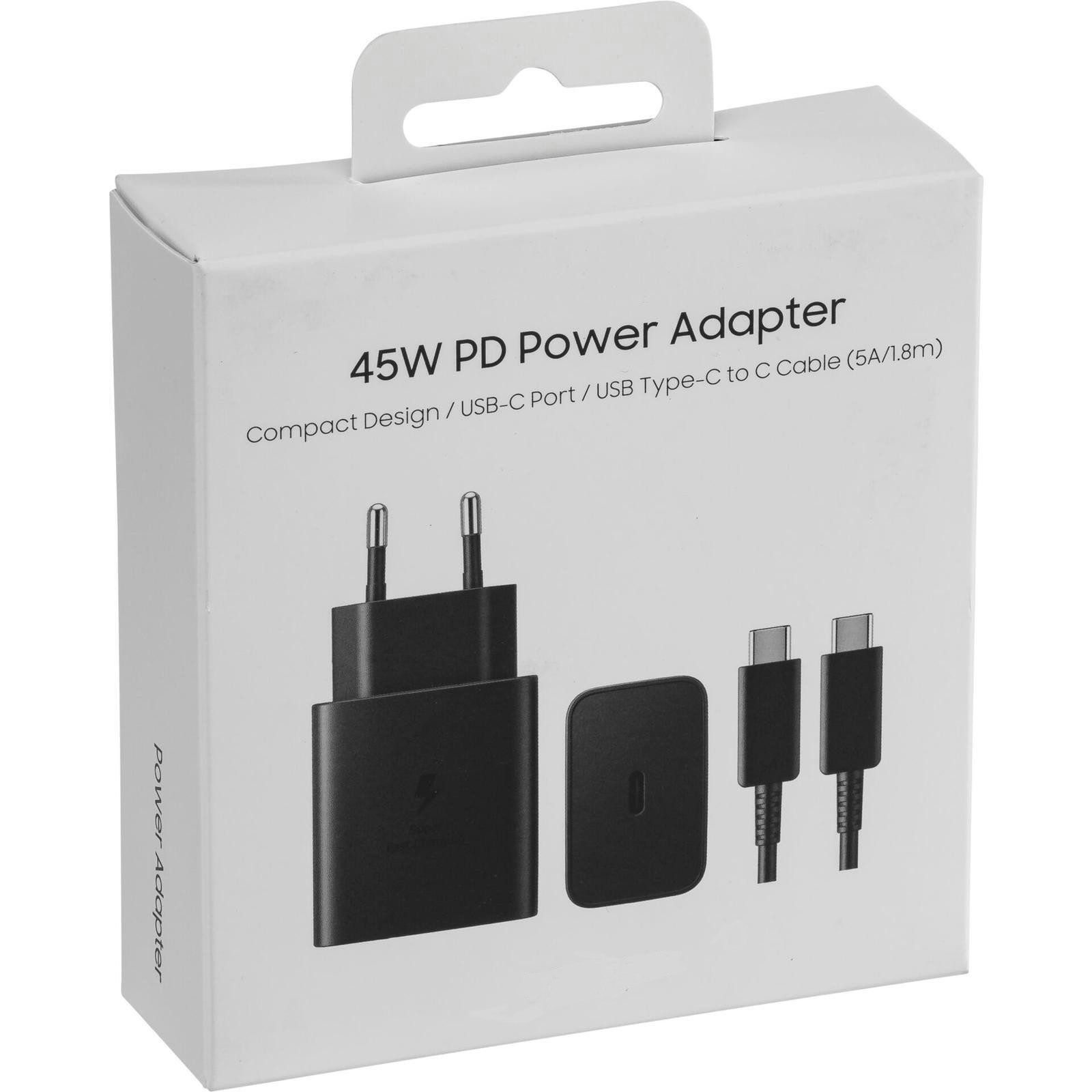 Una scatola bianca con un adattatore di alimentazione PD da 45 W. Include un adattatore nero, un pad di ricarica nero e due cavi USB-C neri.