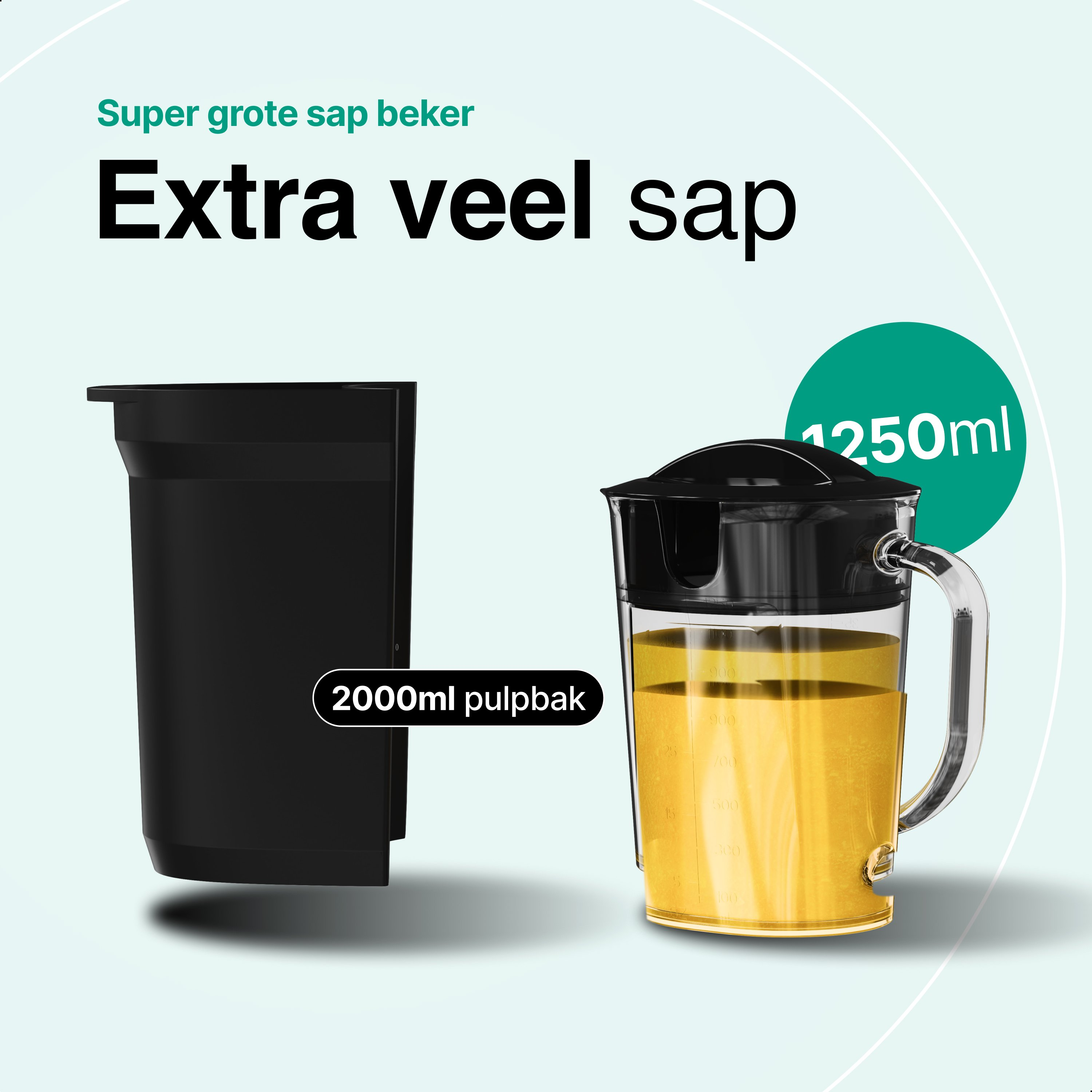 A juicer with two parts. One is black and the other is a transparent container with yellow juice. Text reads: extra veel sap.