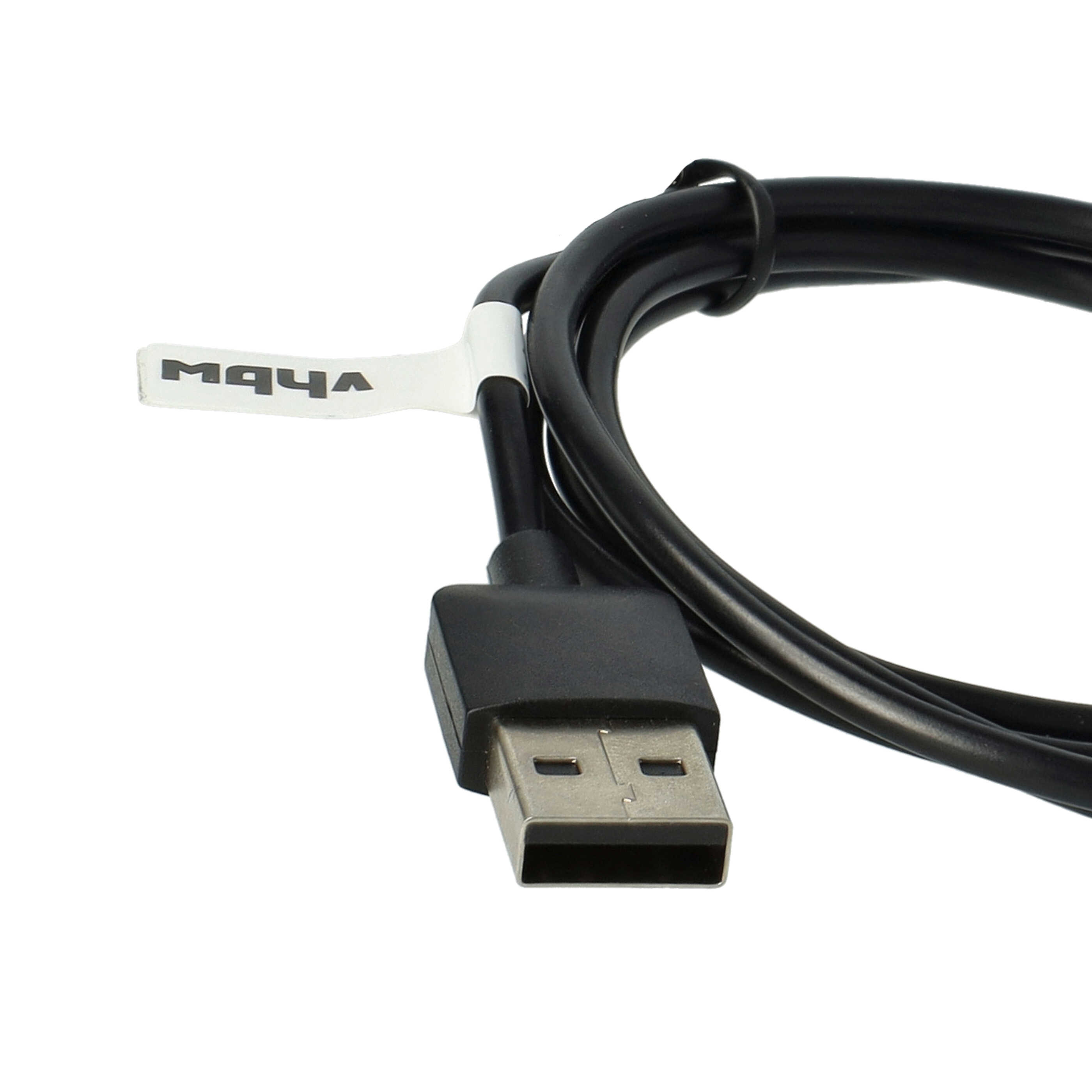 Schwarzes USB-Kabel mit schwarzem Stecker und weißem Etikett, isoliert auf weißem Hintergrund.