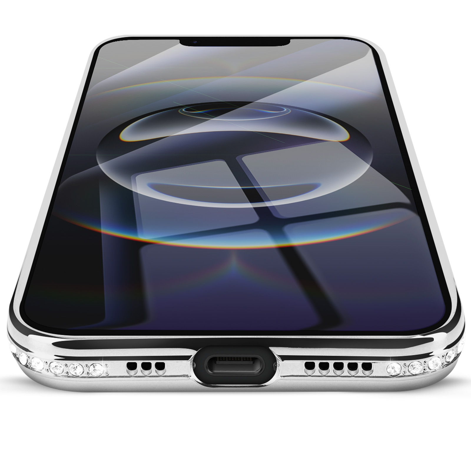 Close-up van een zilveren telefoon met een reflecterend scherm. De onderkant heeft een oplaadpoort en luidsprekergaten, en is versierd met juwelen.