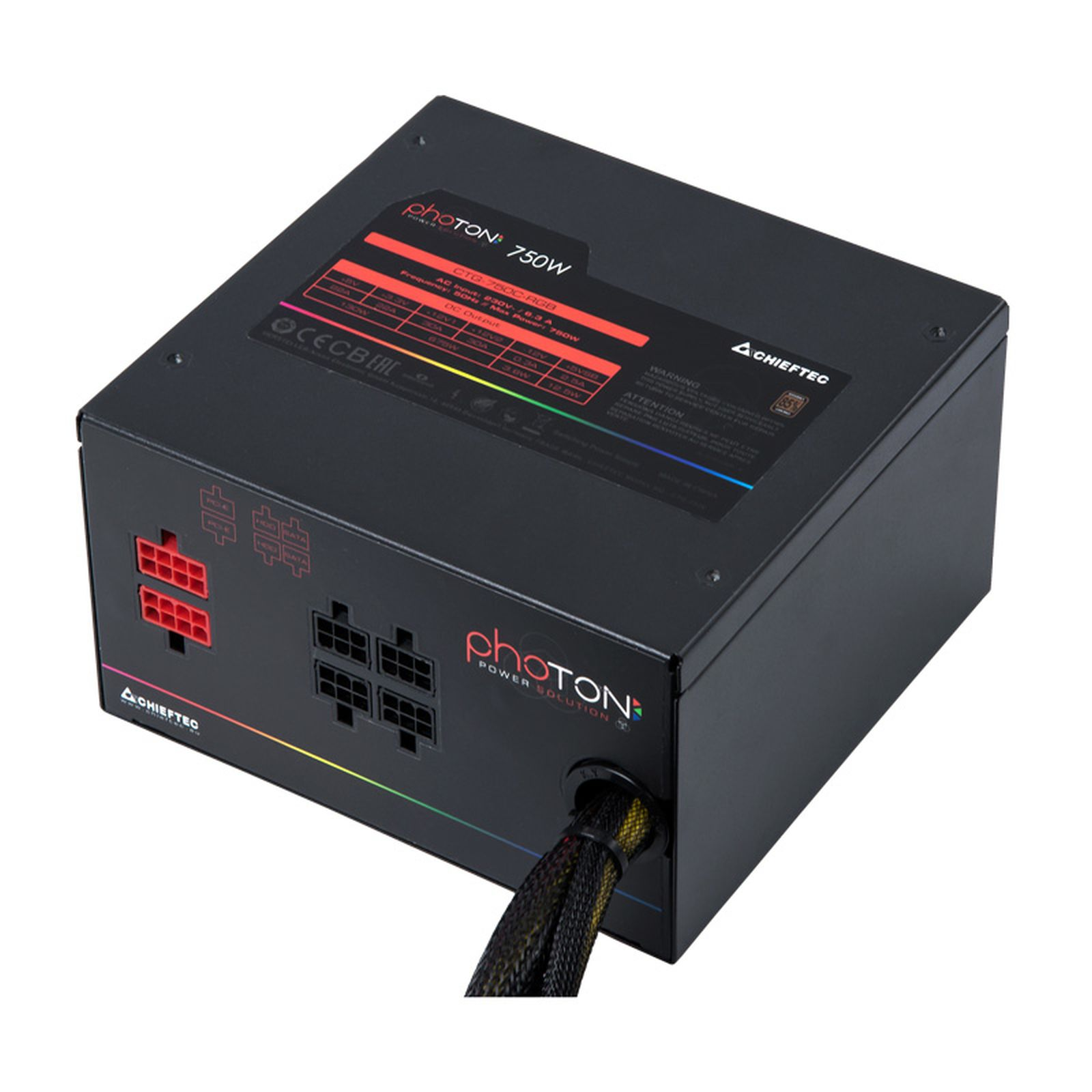 Schwarzes Chieftec Photon 750W Netzteil. Hat rote und schwarze Anschlüsse, ein Netzkabel und das Photon-Logo.