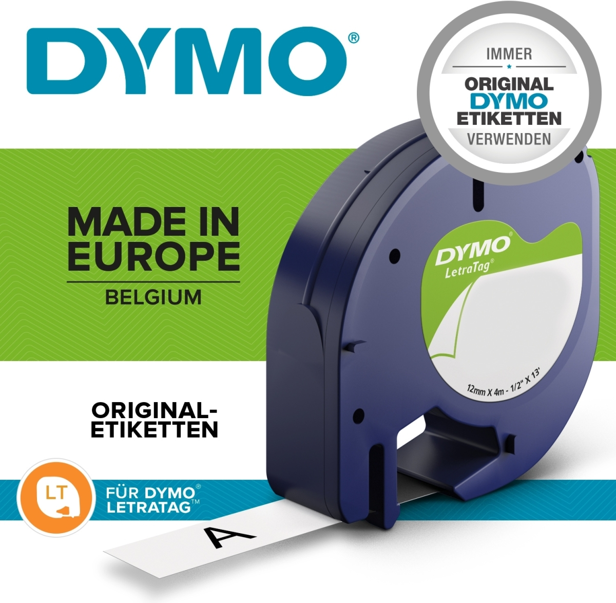 Ein Dymo LetraTag Etikettendrucker. Enthält das Dymo-Logo, Produktinformationen und Etiketten. Text: Made in Europe, Belgien, Original Etiketten.