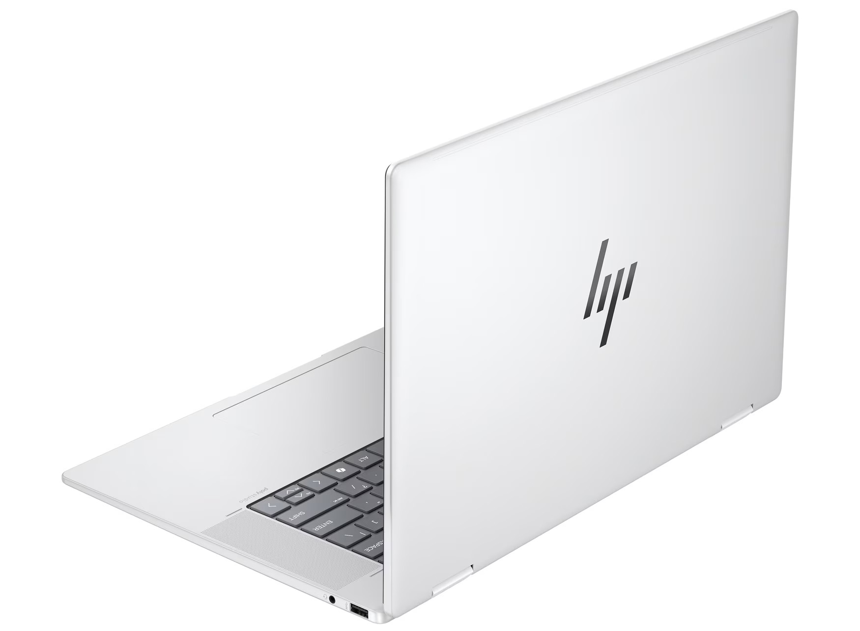 Ein weißer HP-Laptop ist leicht geöffnet und zeigt die Tastatur. Das HP-Logo ist auf dem Deckel sichtbar. Der Hintergrund ist weiß.