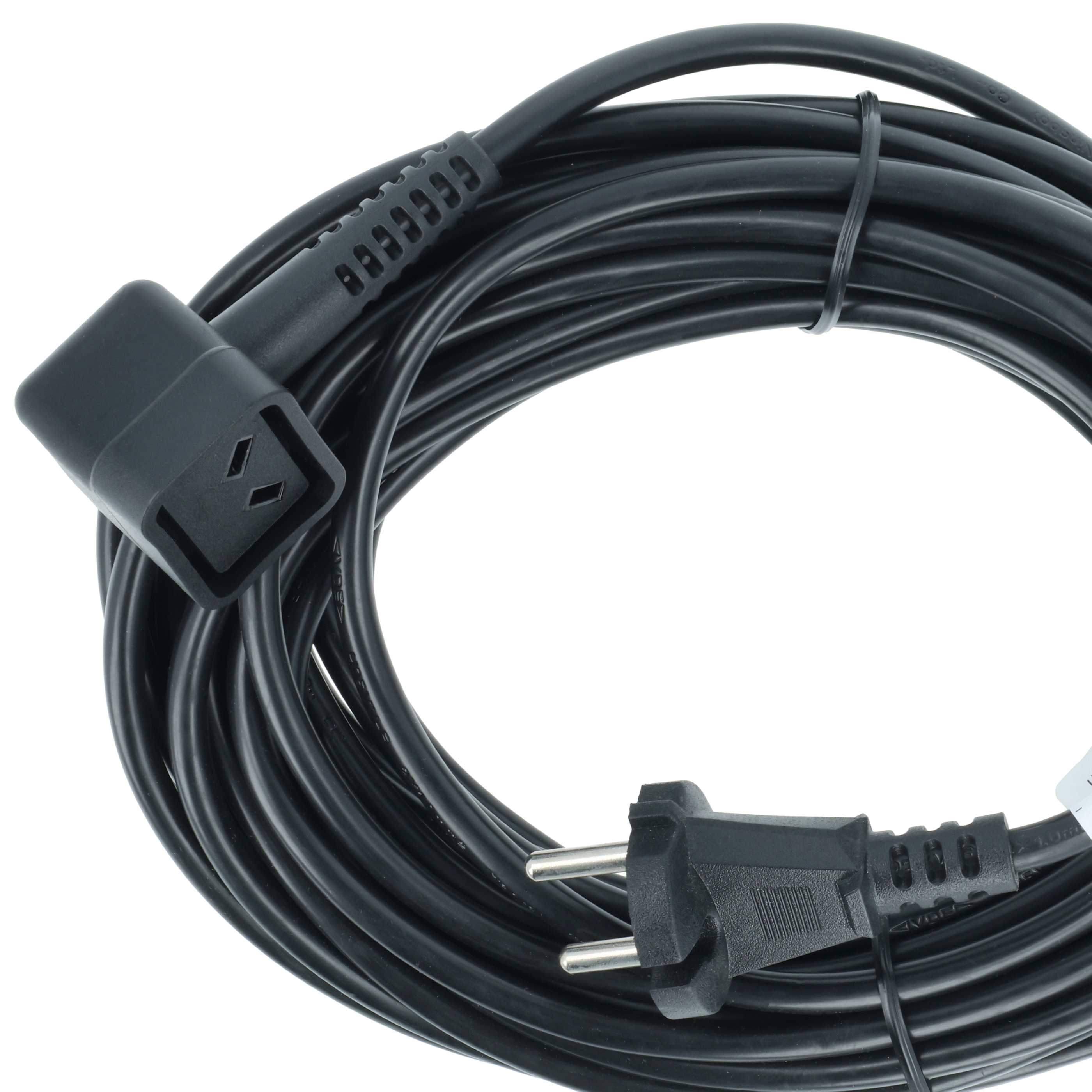 Ein schwarzes Netzkabel mit Stecker und Buchse. Das Kabel ist aufgerollt. Weißer Hintergrund.