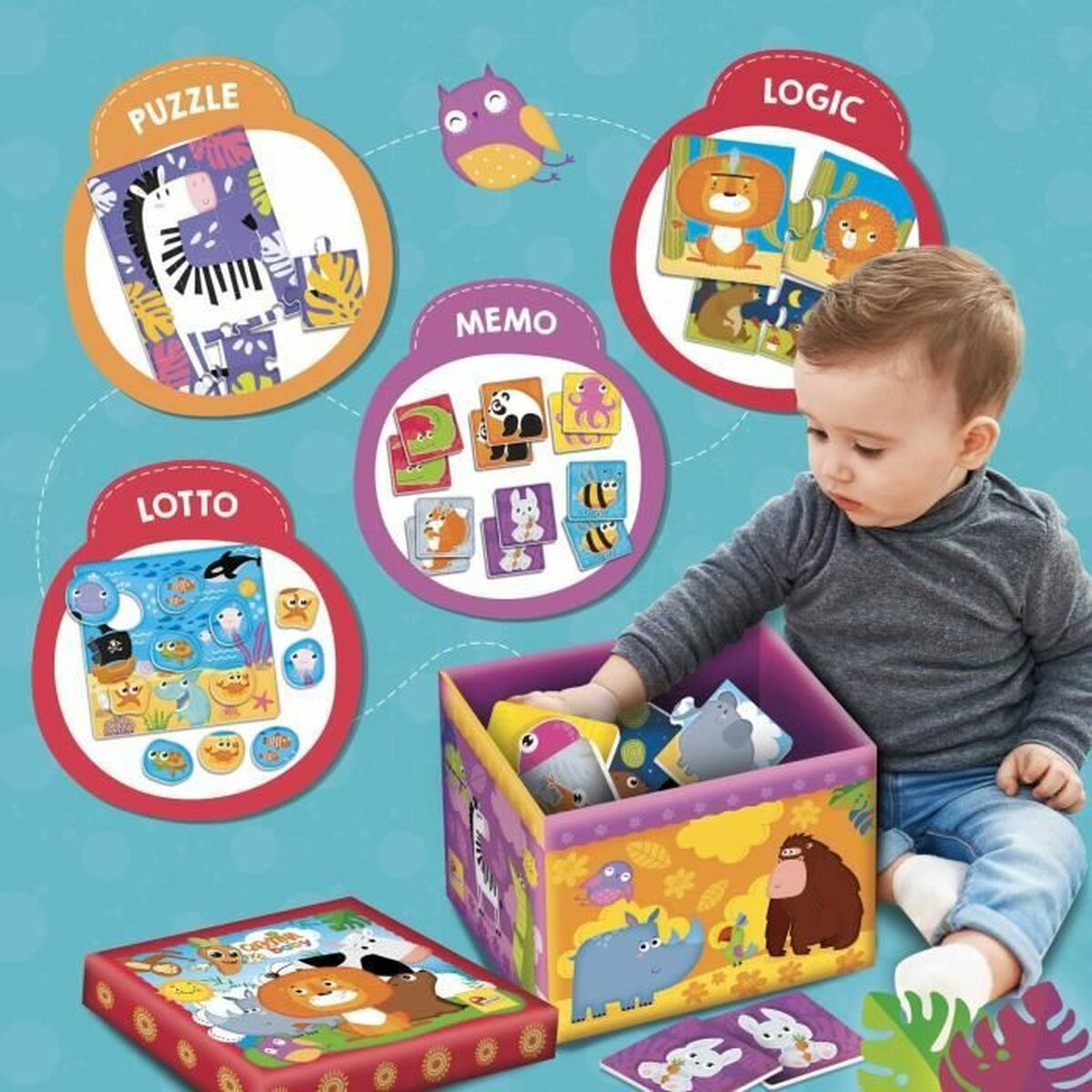 Un bambino gioca con puzzle a tema animali. Ci sono puzzle, logica, memo e giochi del lotto. C'è una scatola di giocattoli davanti.