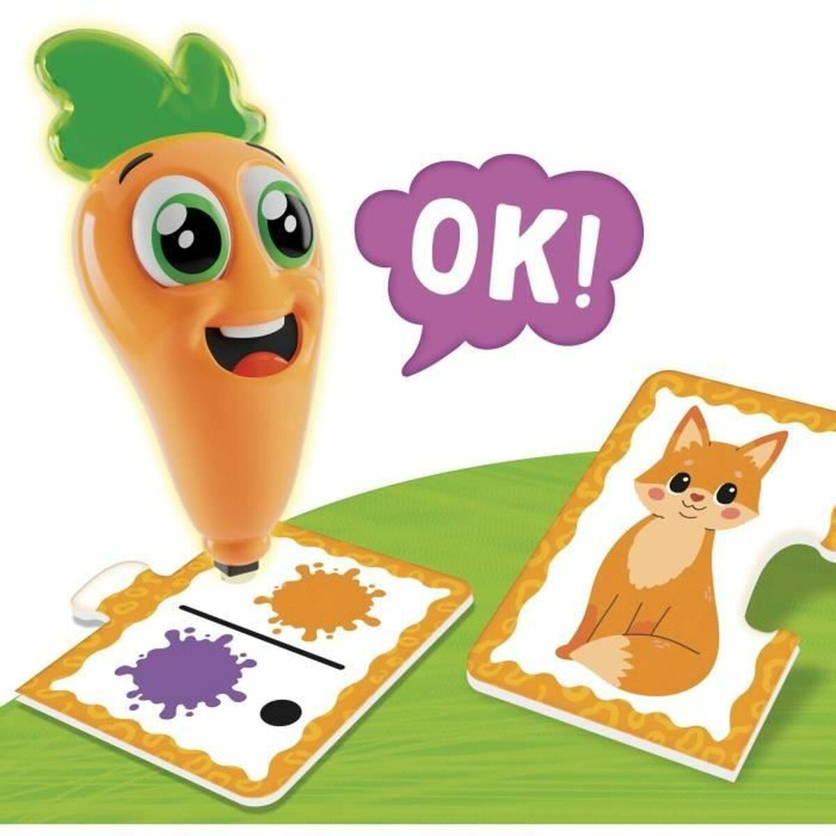 Una penna a forma di carota dei cartoni animati dice "OK!". Due pezzi di puzzle: uno con la volpe, l'altro con macchie di colore. Sfondo verde.