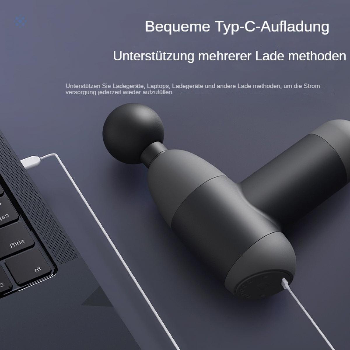 Eine schwarze Massagepistole und ein Laptop sind über ein weißes Kabel verbunden. Die Pistole liegt auf einer dunklen Oberfläche.