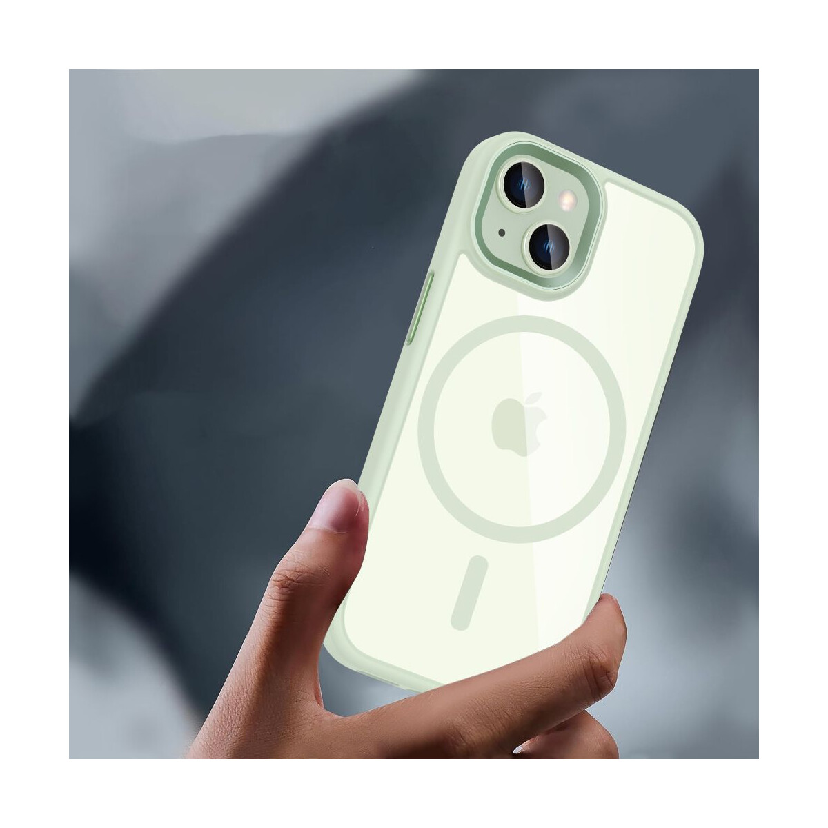 Eine Hand hält ein hellgrünes iPhone mit einer transparenten Hülle. Die Hülle hat einen MagSafe-Kreis und ein Apple-Logo.