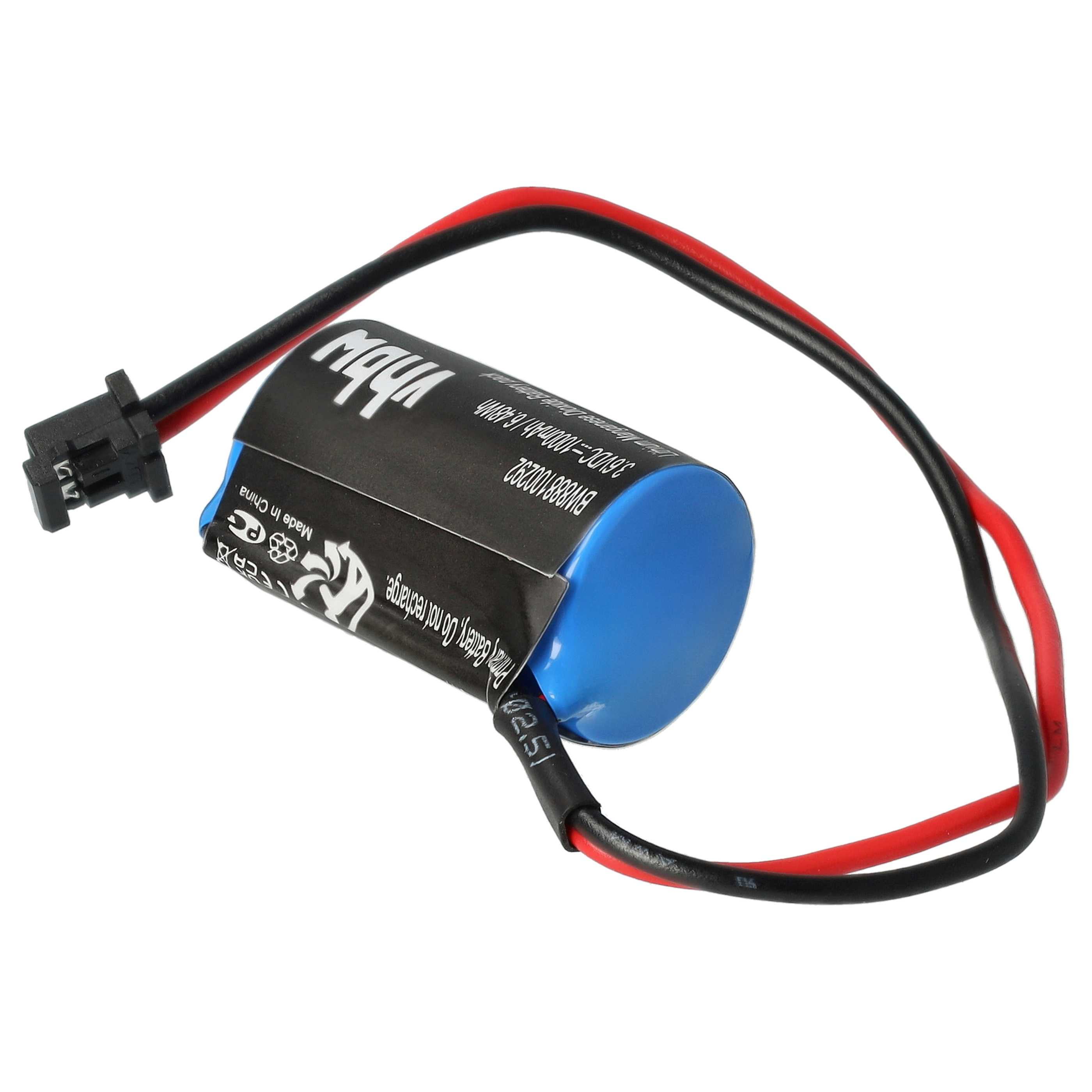 Eine blau-schwarze Batterie mit rot-schwarzen Drähten. Es hat Text und einen Stecker.
