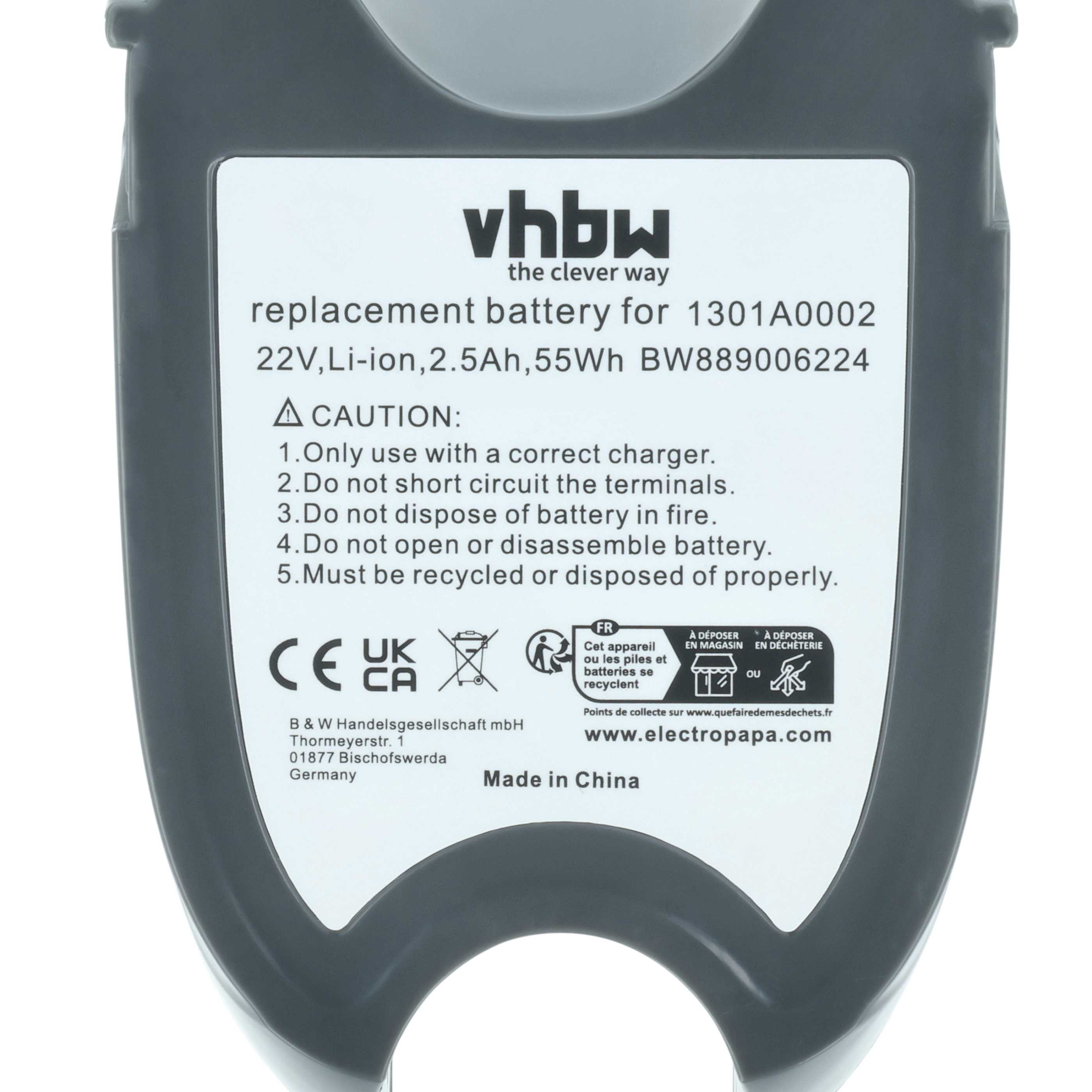 Ein Batterieetikett mit Text. Es enthält Warnhinweise, Recyclingsymbole und Markeninformationen. Hergestellt in China.