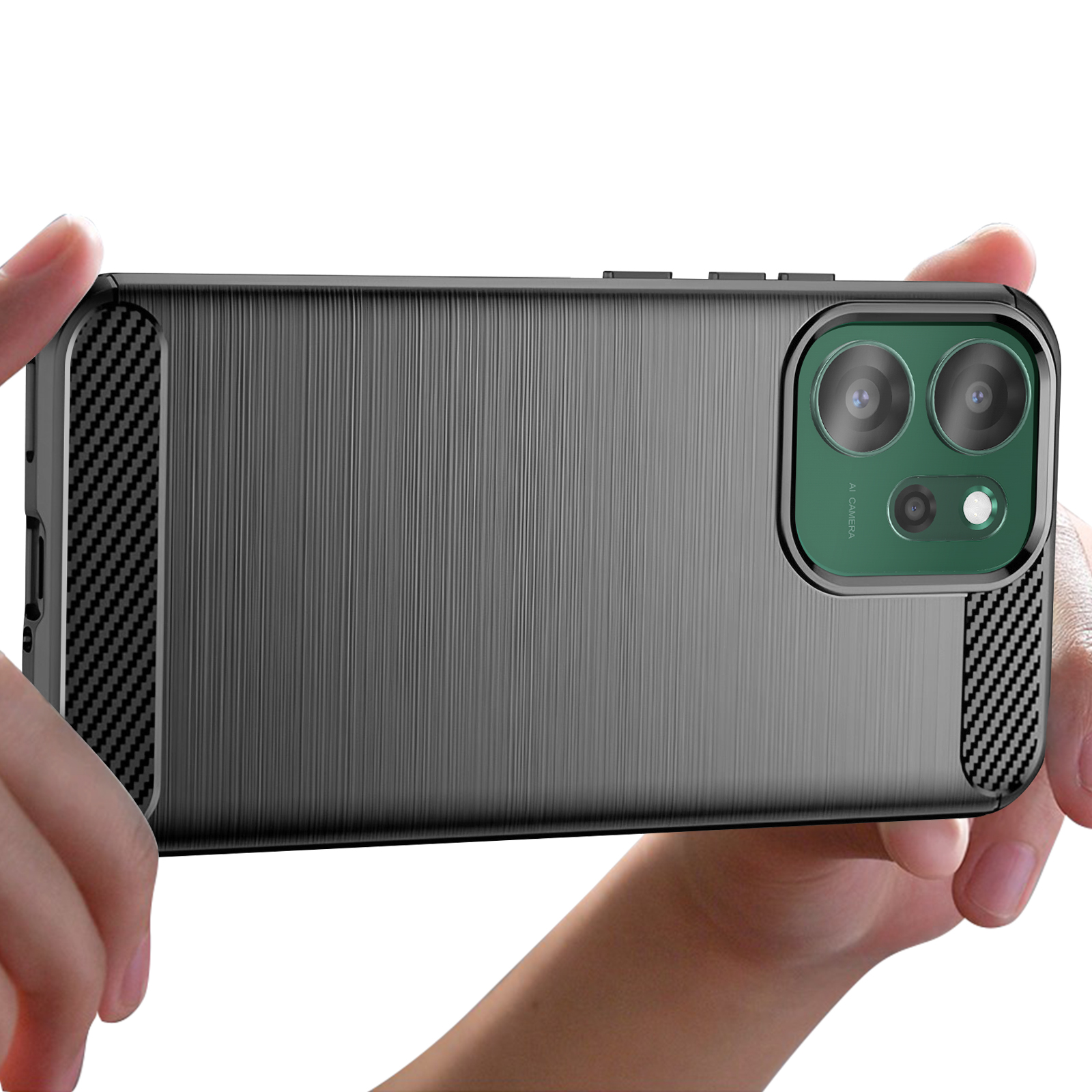 Une coque de téléphone tenue dans les mains. Elle a un dos gris texturé, des accents en fibre de carbone noire et un module caméra vert.