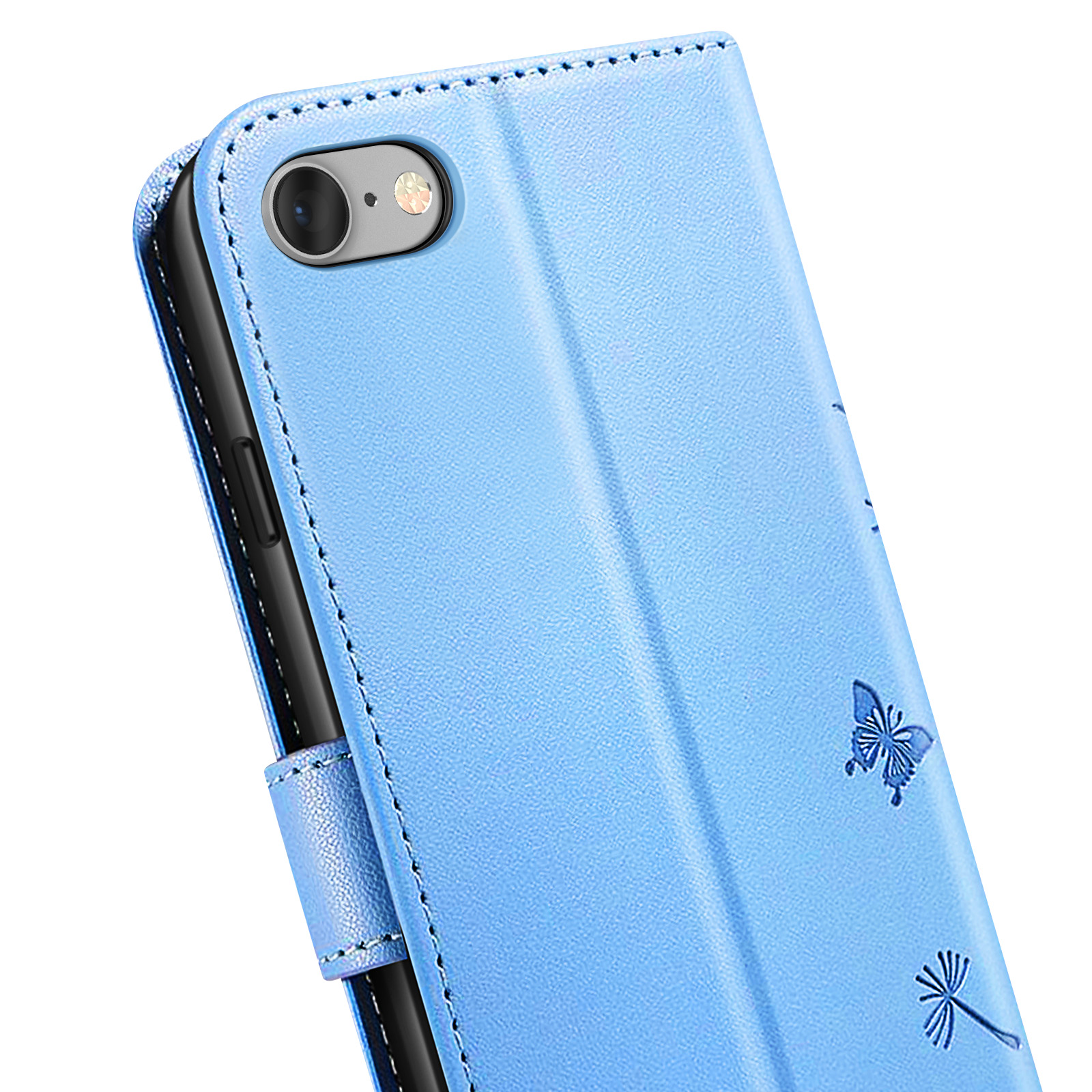 Una custodia per telefono azzurra con un design a farfalla e fiore. La fotocamera del telefono è visibile. Sono presenti dettagli di cucitura.